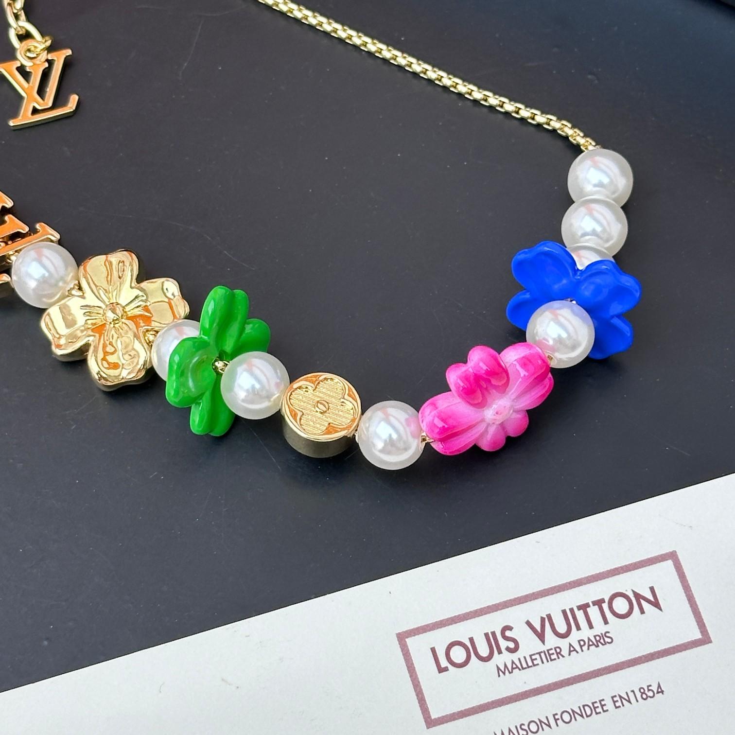 Louis Vuitton LV Surfin' Flower Necklace  - DopestKickz