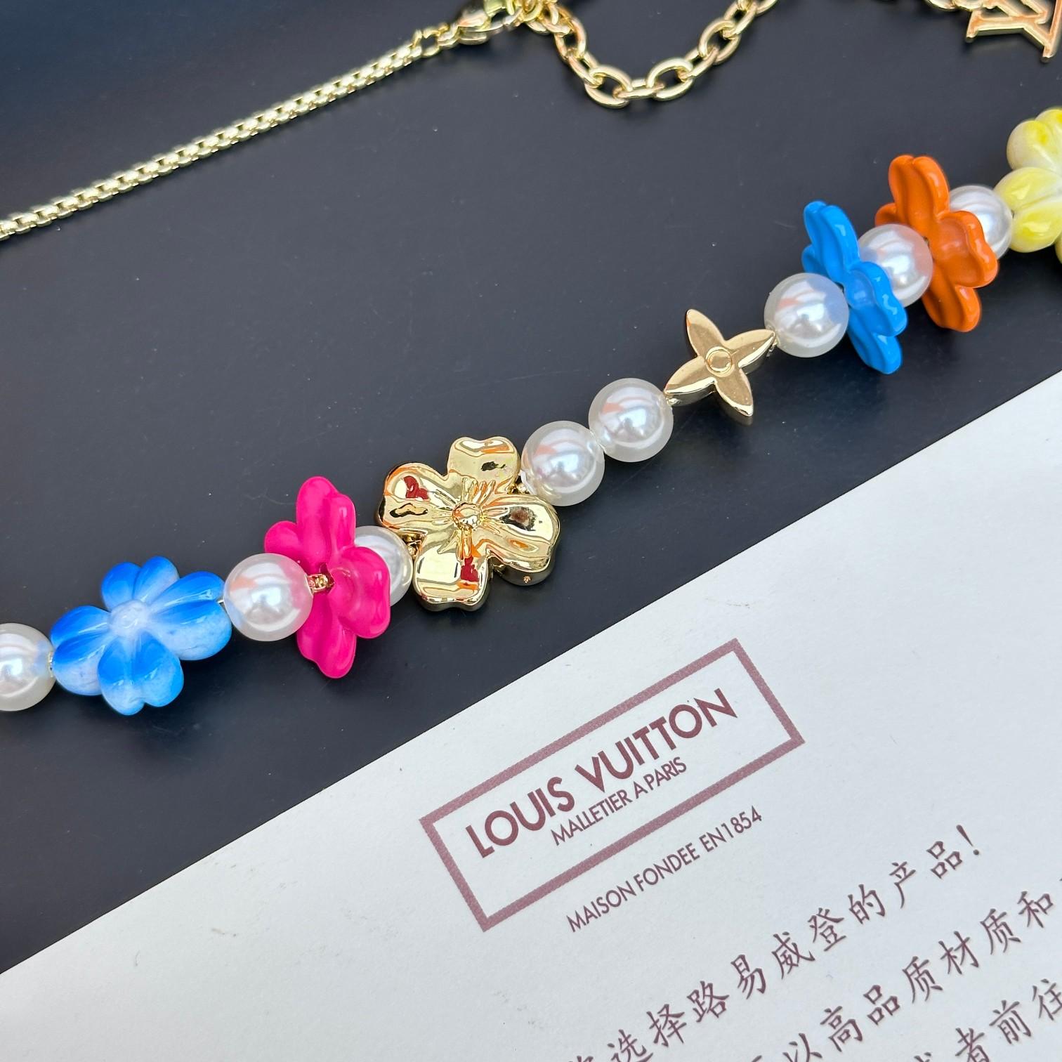 Louis Vuitton LV Surfin' Flower Necklace  - DopestKickz