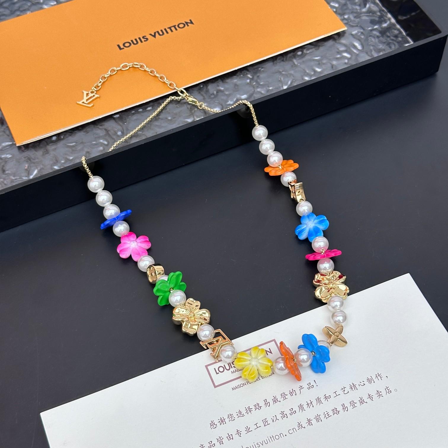 Louis Vuitton LV Surfin' Flower Necklace  - DopestKickz