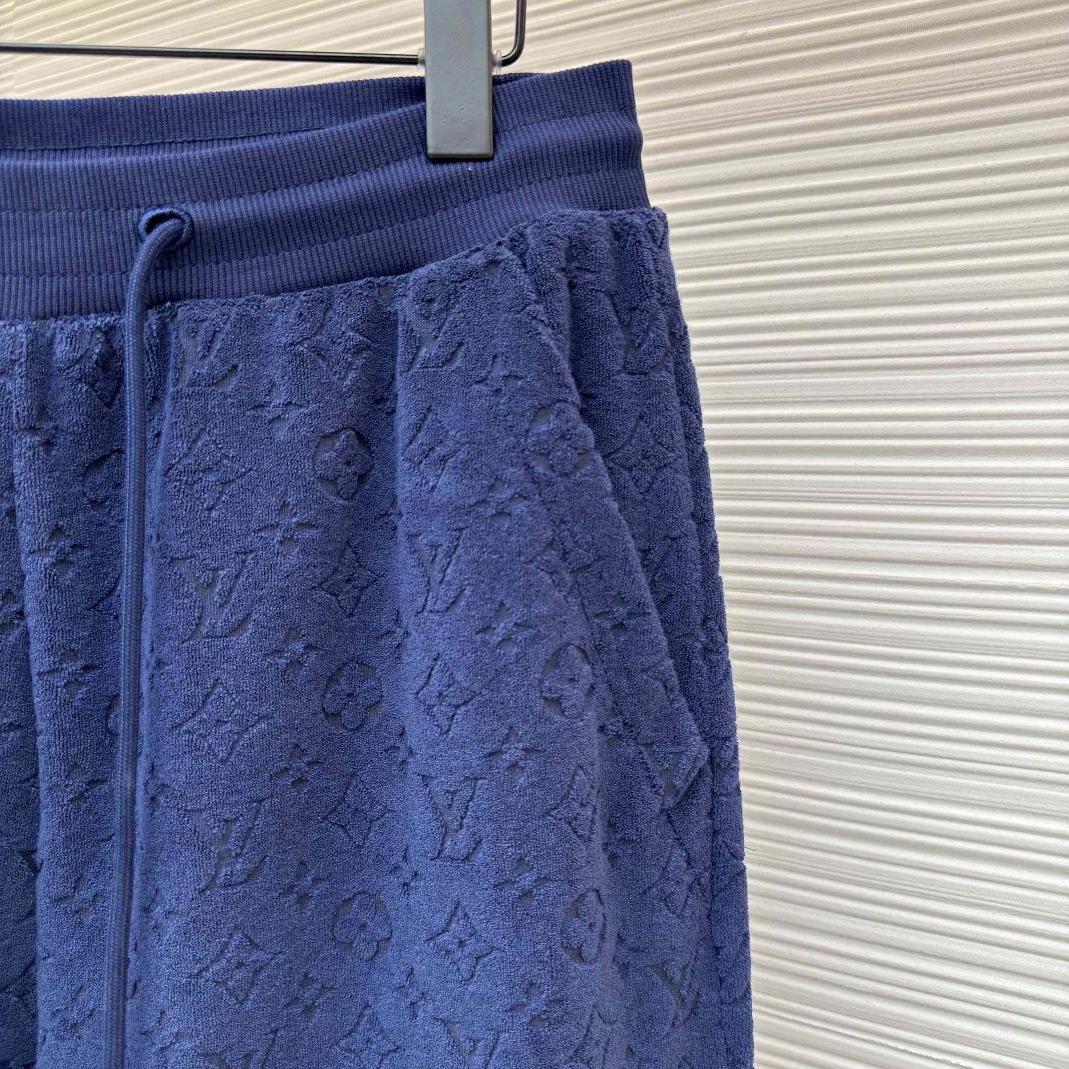 Louis Vuitton Monogram French Terry Shorts    1AHUX6 - DopestKickz