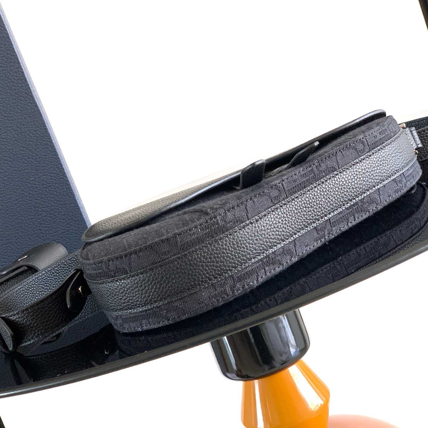 Dior Saddle Bag  - DopestKickz