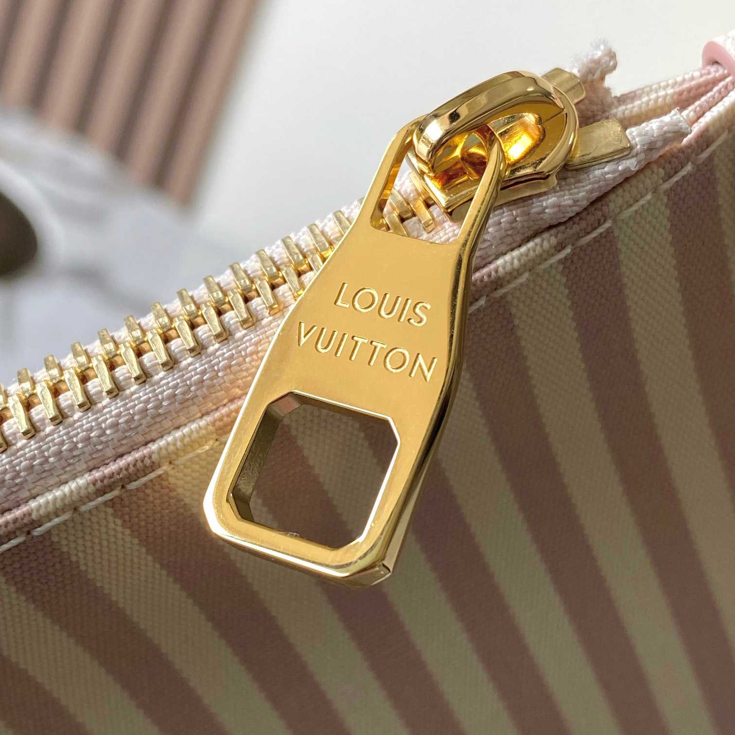 Louis Vuitton Neverfull MM   M14285 - DopestKickz