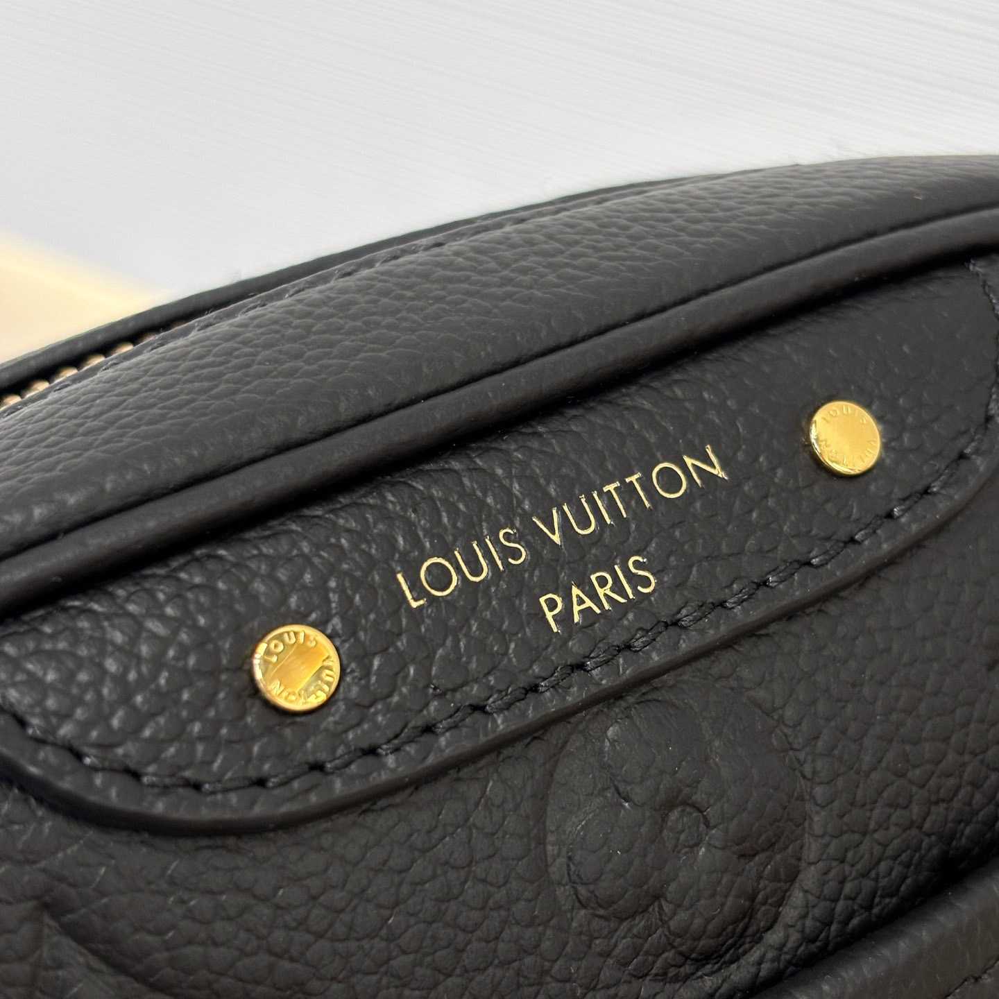 Louis Vuitton Tiny Camera Bag   M25518 - DopestKickz