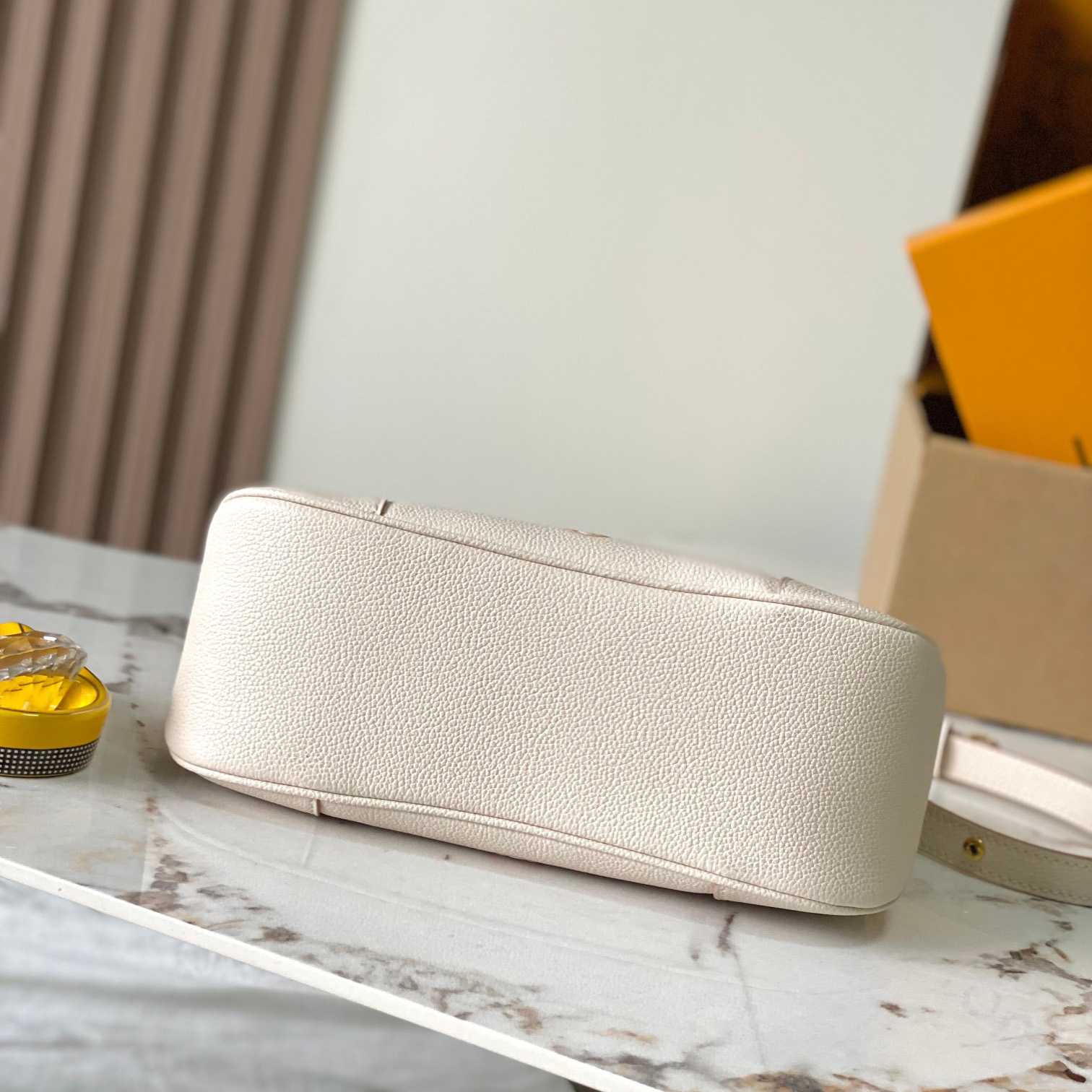 Louis Vuitton Boulogne   M14634 - DopestKickz