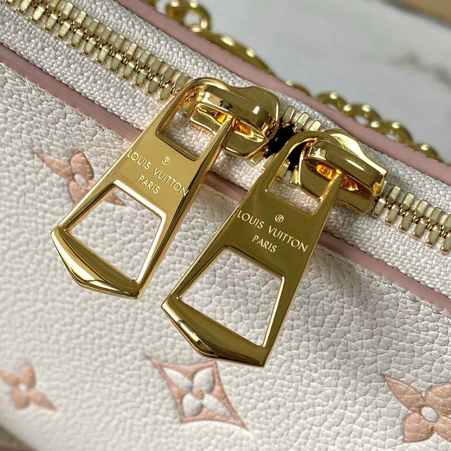 Louis Vuitton Boulogne   M14634 - DopestKickz