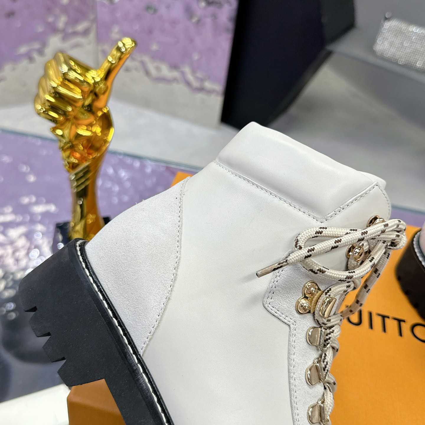 Louis Vuitton Territory Flat Ranger     1ACICS - DopestKickz