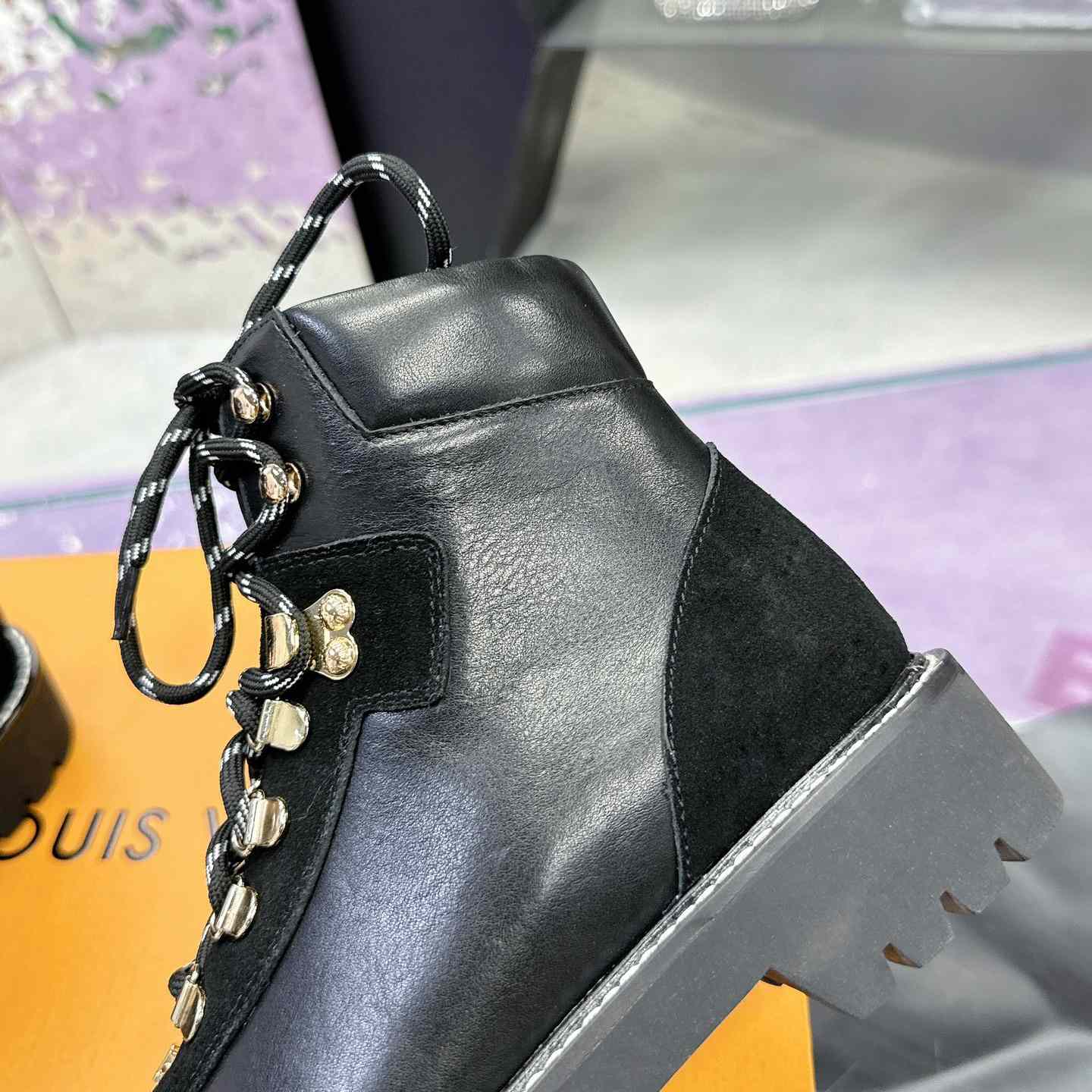 Louis Vuitton Territory Flat Ranger     1ACIBW - DopestKickz