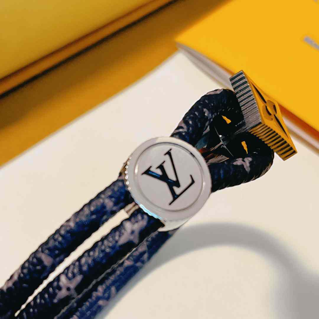 Louis Vuitton Catch It Bracelet   M8111 - DopestKickz