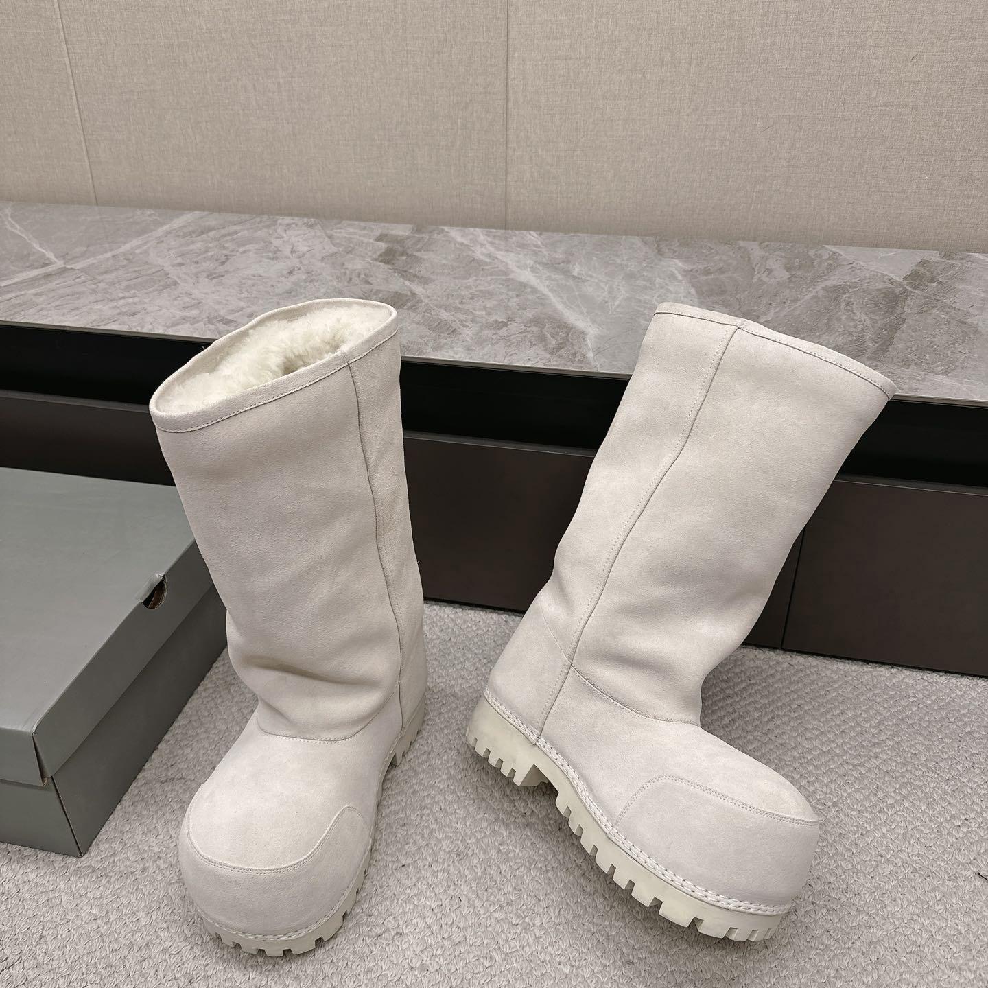 Balenciaga boots - DopestKickz