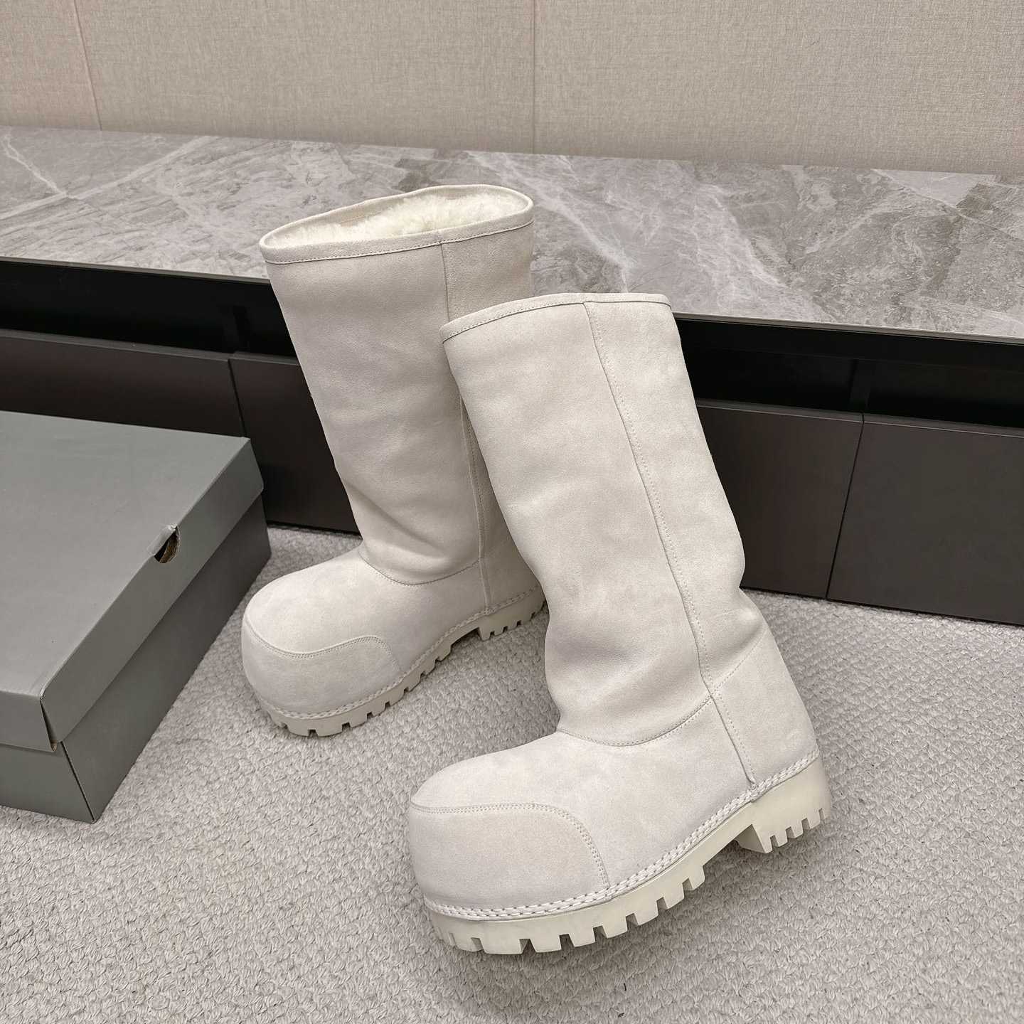 Balenciaga boots - DopestKickz