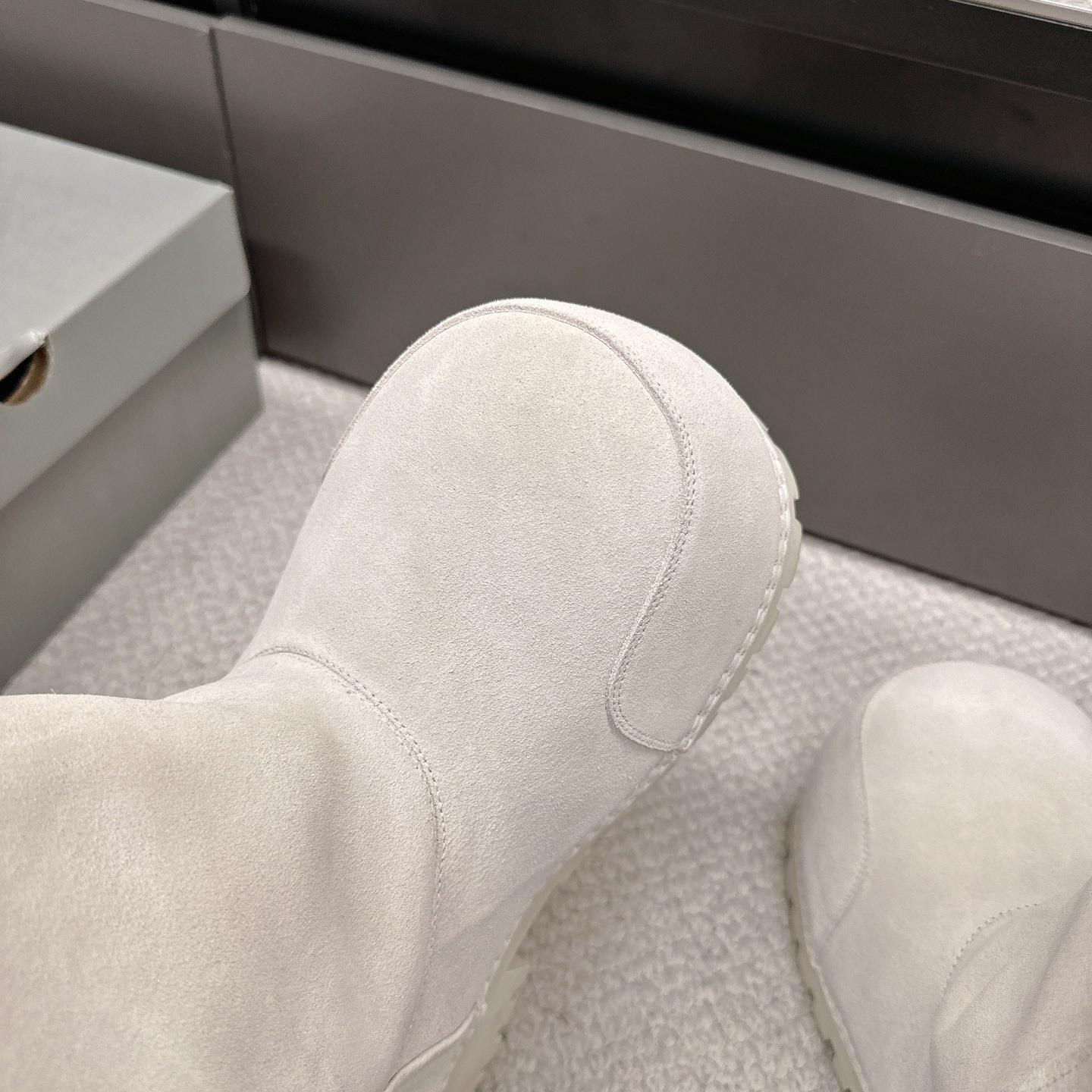 Balenciaga boots - DopestKickz