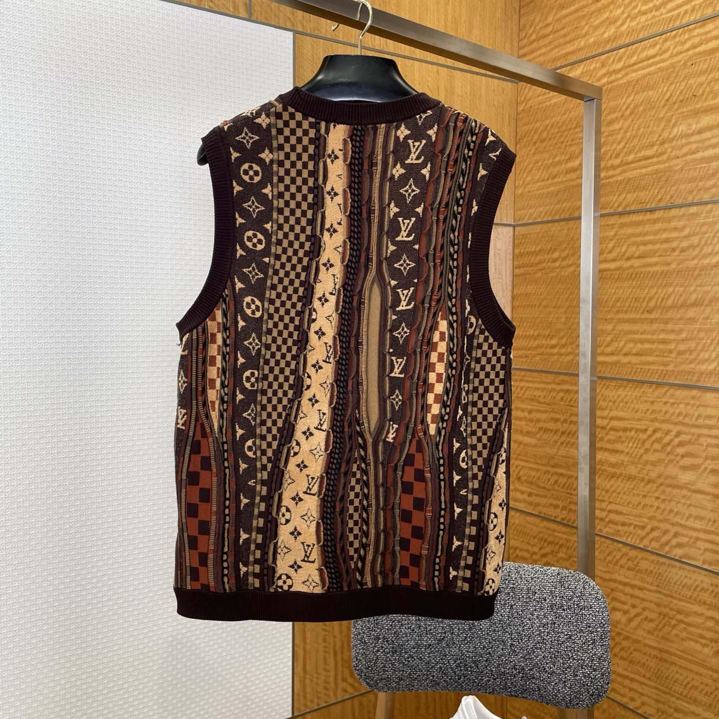 Louis Vuitton Cardigan Vest   1AIM64 - DopestKickz