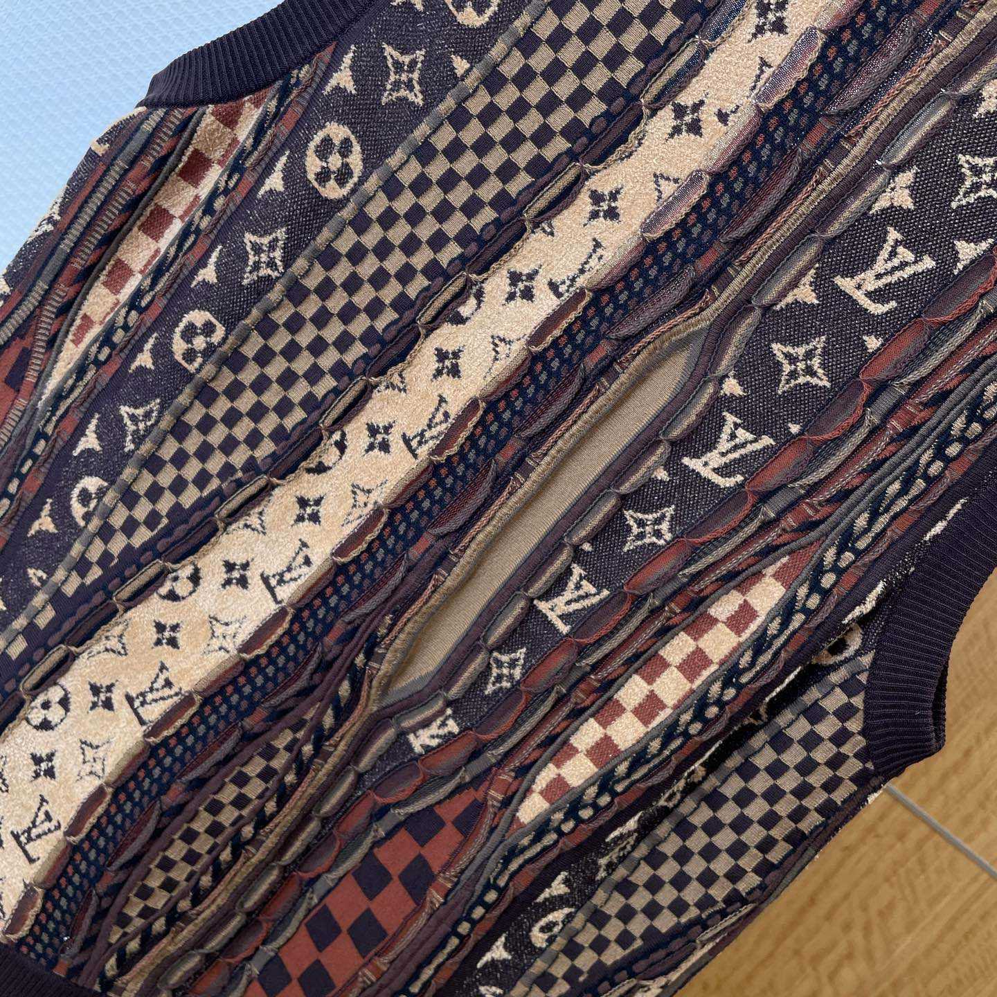Louis Vuitton Cardigan Vest   1AIM64 - DopestKickz
