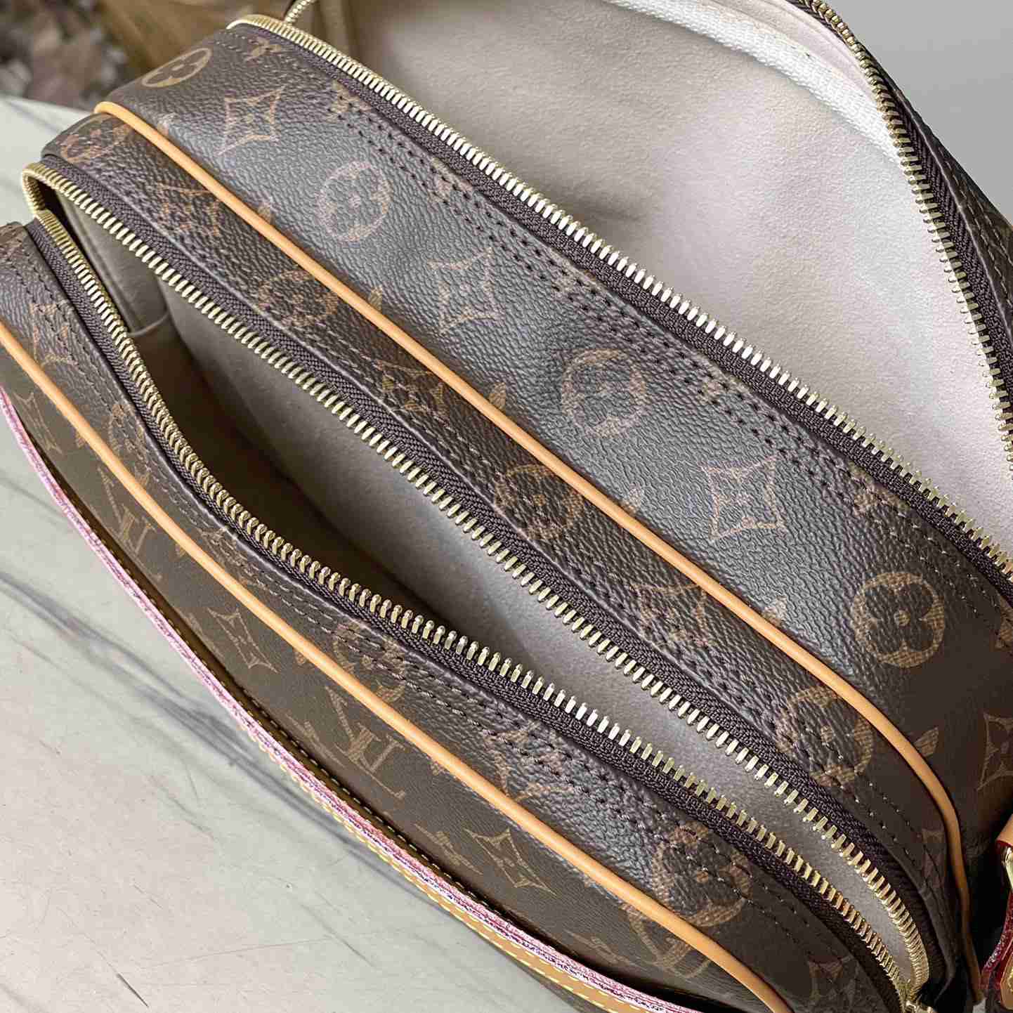 Louis Vuitton Monogram Shoulder Bag (28 x 21 x 11 cm) - DopestKickz