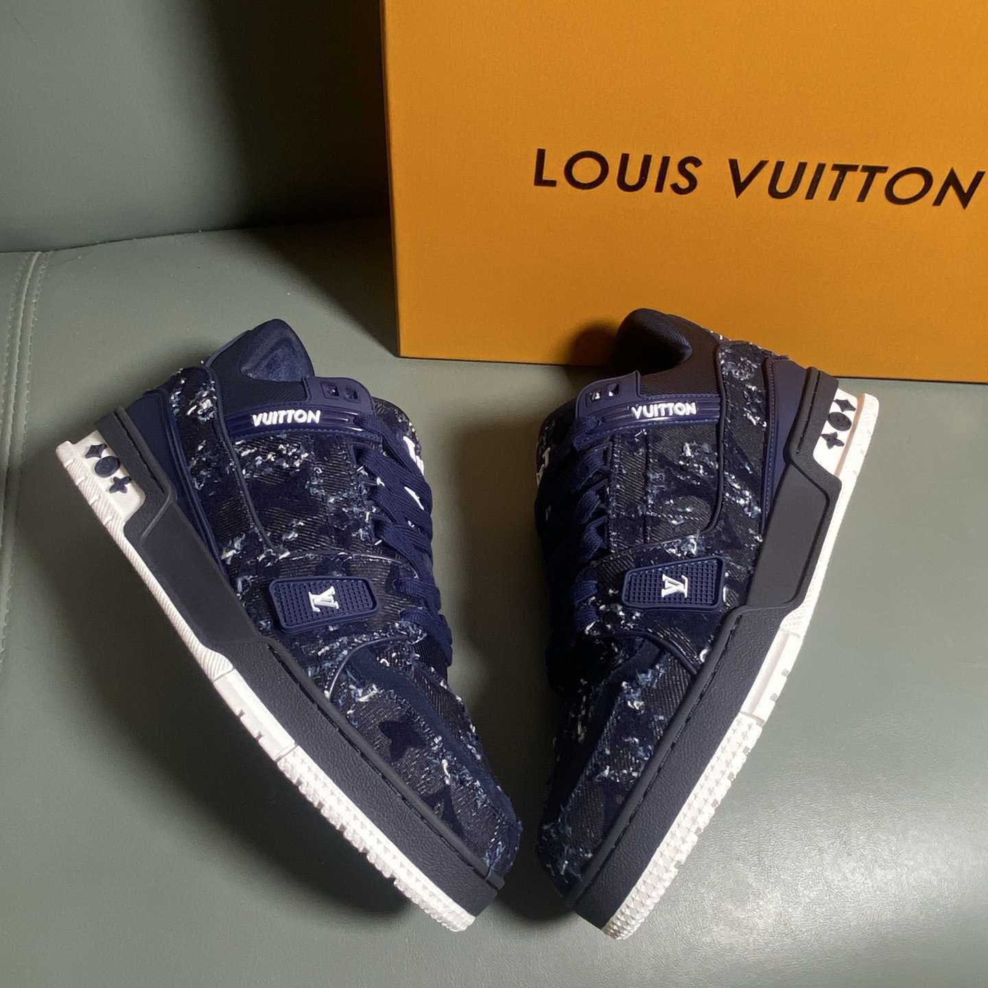 Louis Vuitton LV Trainer Sneaker      1AHWT6 - DopestKickz