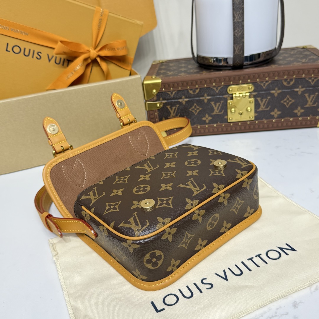 Louis Vuitton Satchel Wearable Wallet   M26805 - DopestKickz