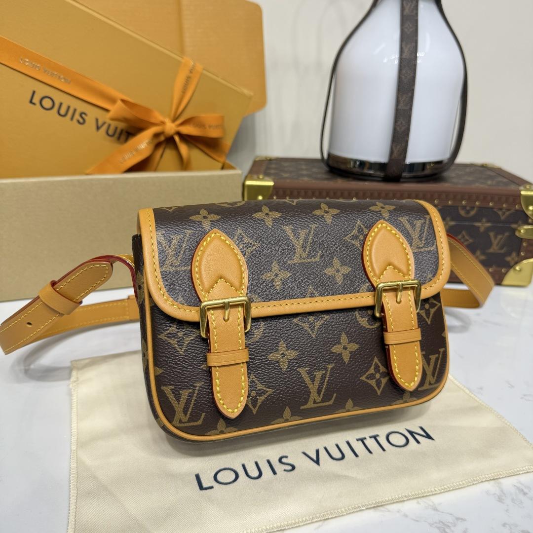 Louis Vuitton Satchel Wearable Wallet   M26805 - DopestKickz