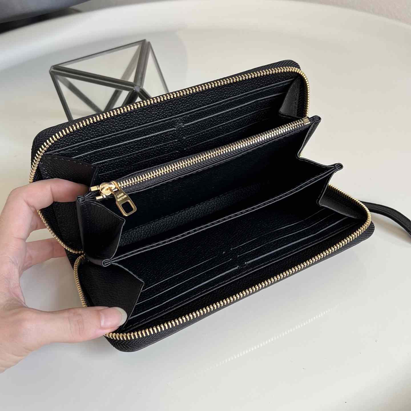 Louis Vuitton Empreinte Zippy Wallet   (19.5X10cm)  m61864 - DopestKickz