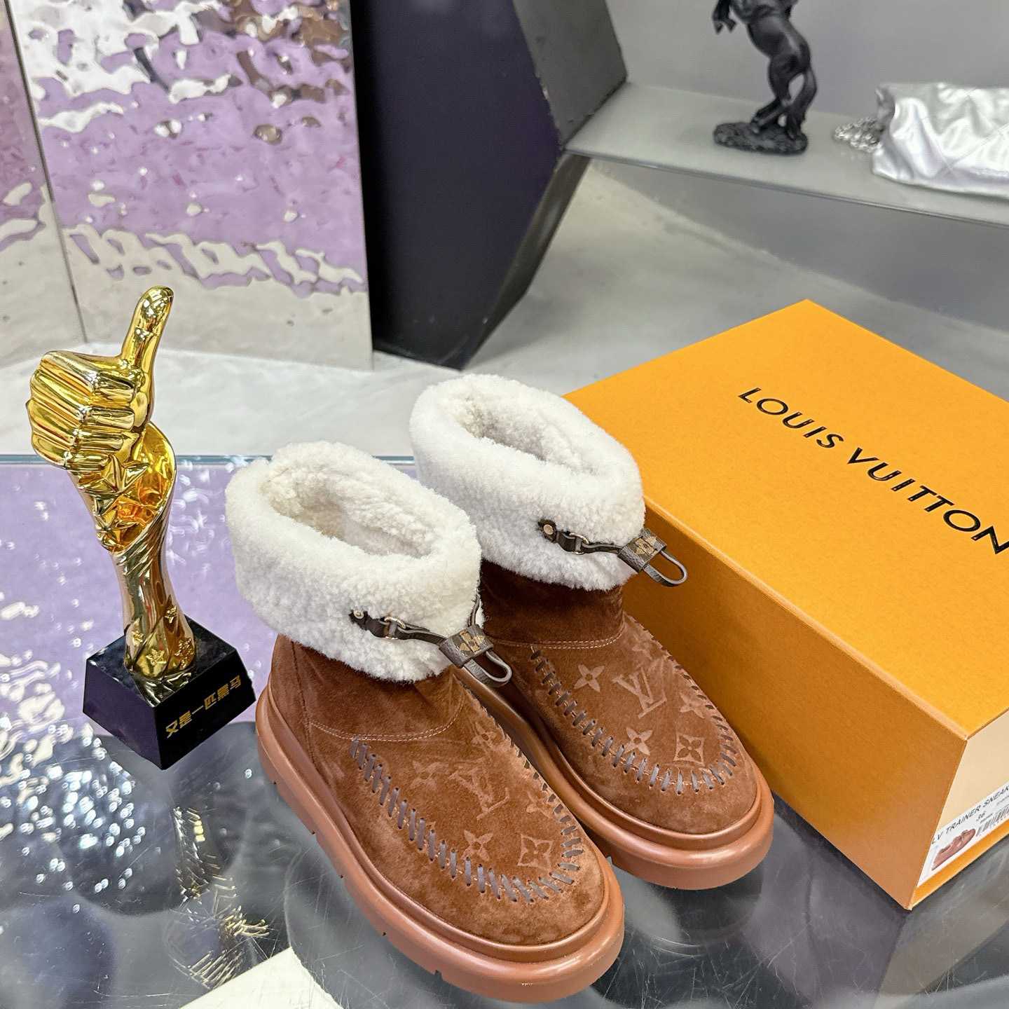 Louis Vuitton Cortina Ankle Boot   1AIUFE - DopestKickz