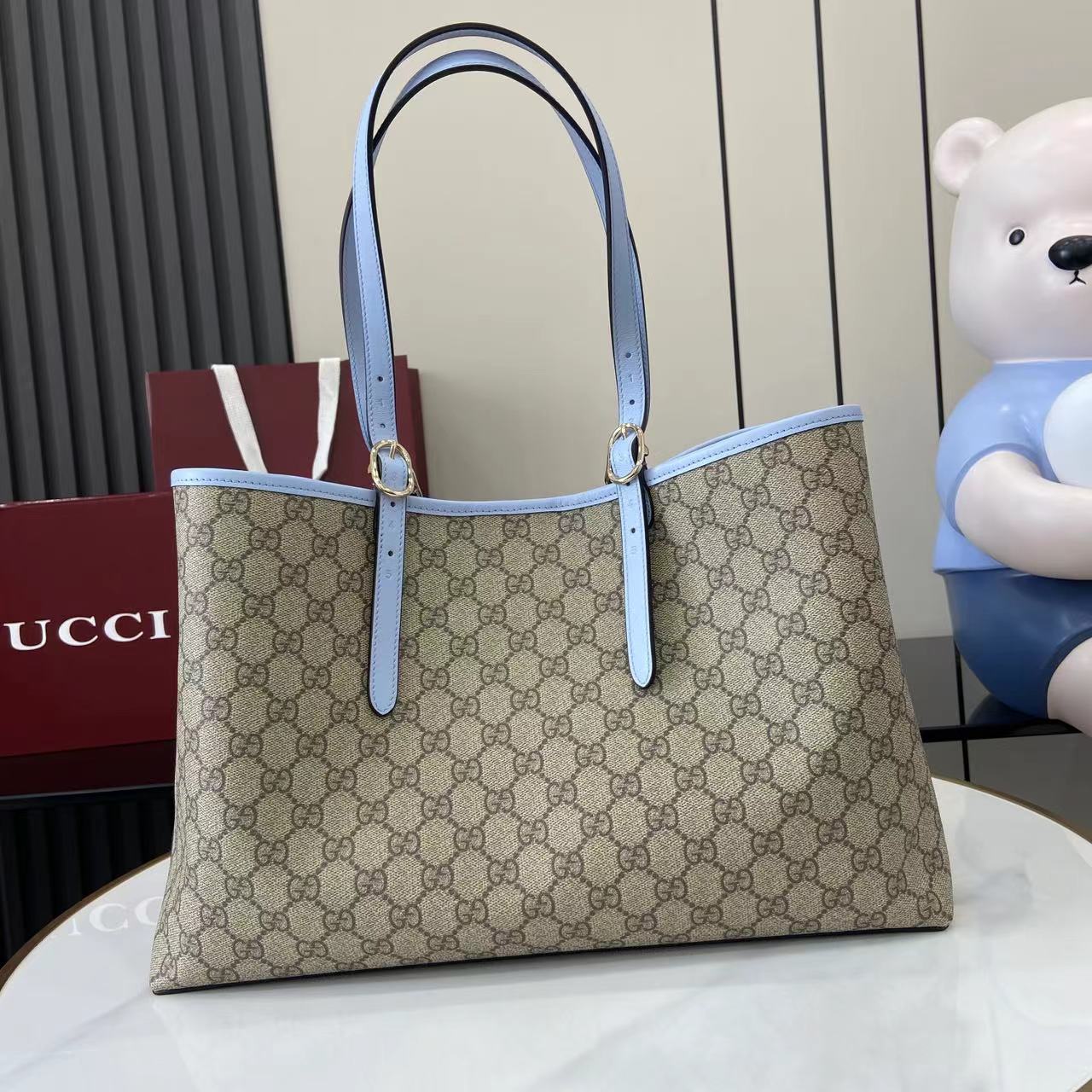 Gucci GG Emblem Large Tote Bag - DopestKickz