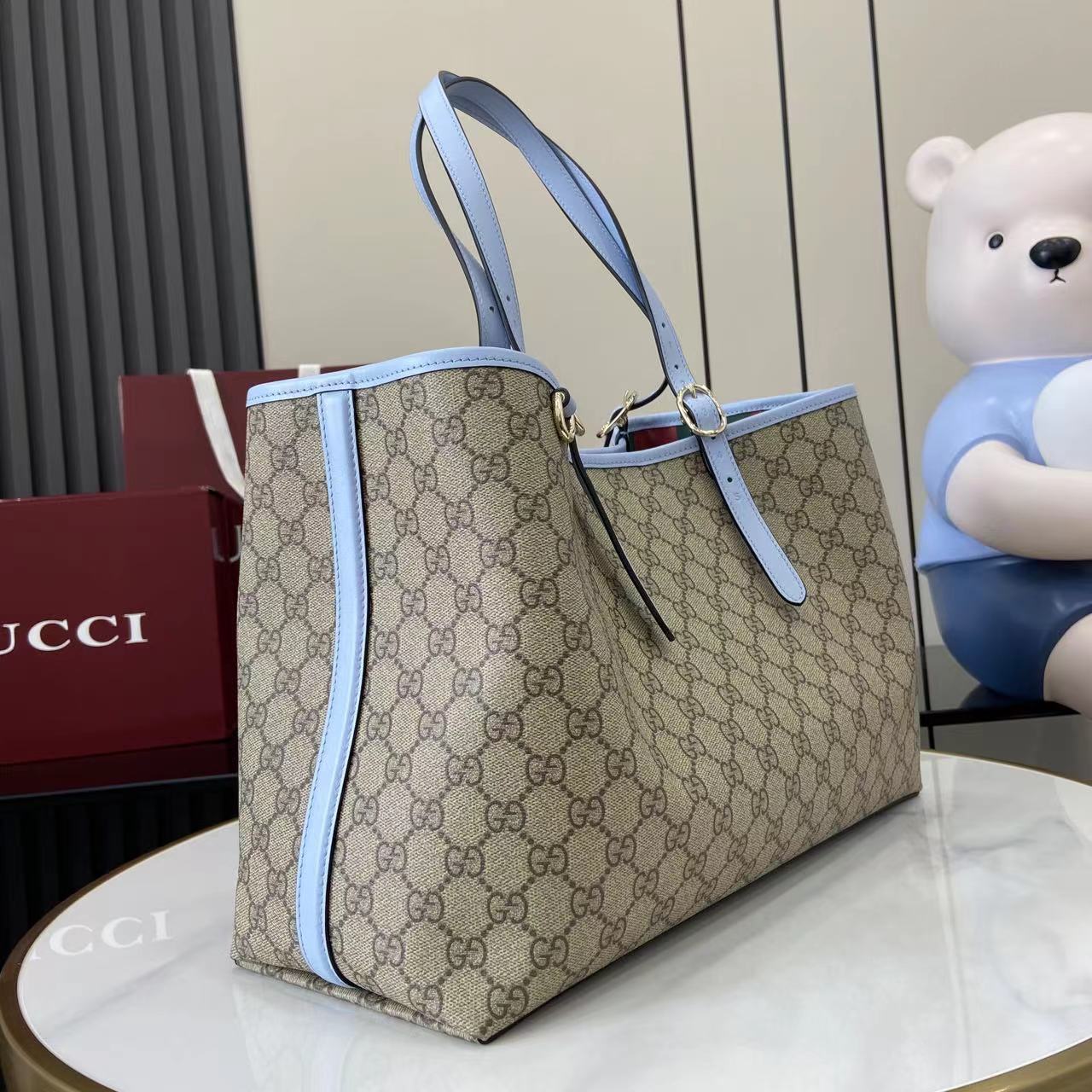 Gucci GG Emblem Large Tote Bag - DopestKickz