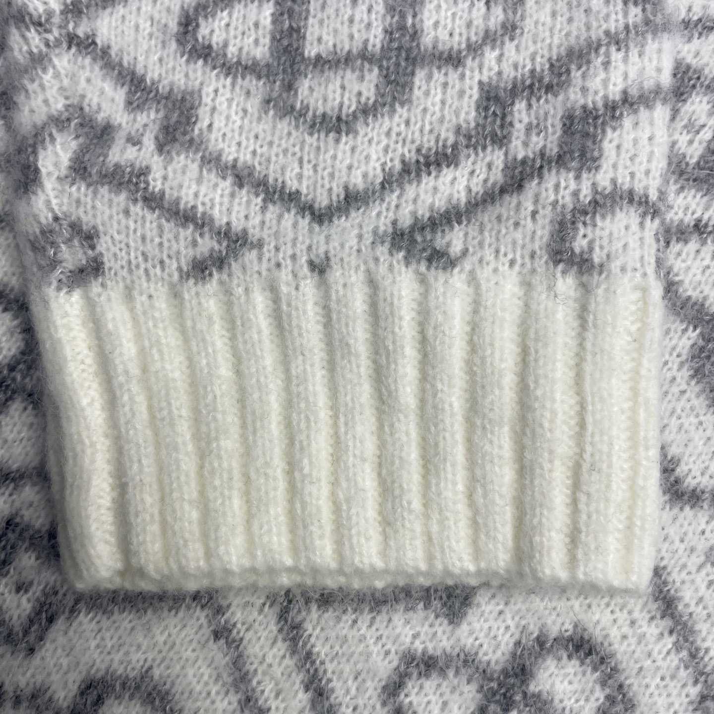 Casablanca Logo-pattern Zip-fastening Cardigan   D0115 - DopestKickz