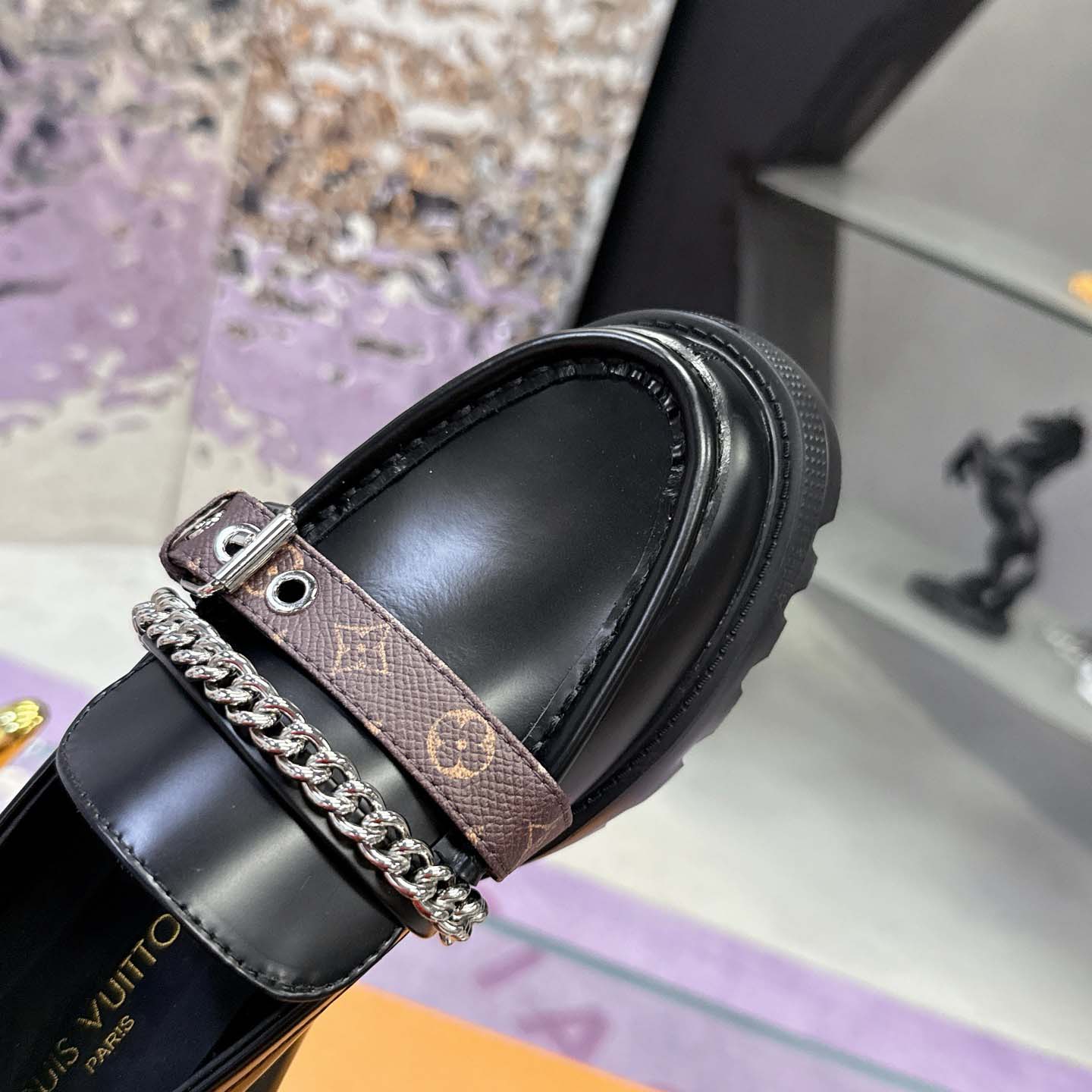 Louis Vuitton District Flat Loafer   1AICBZ - DopestKickz