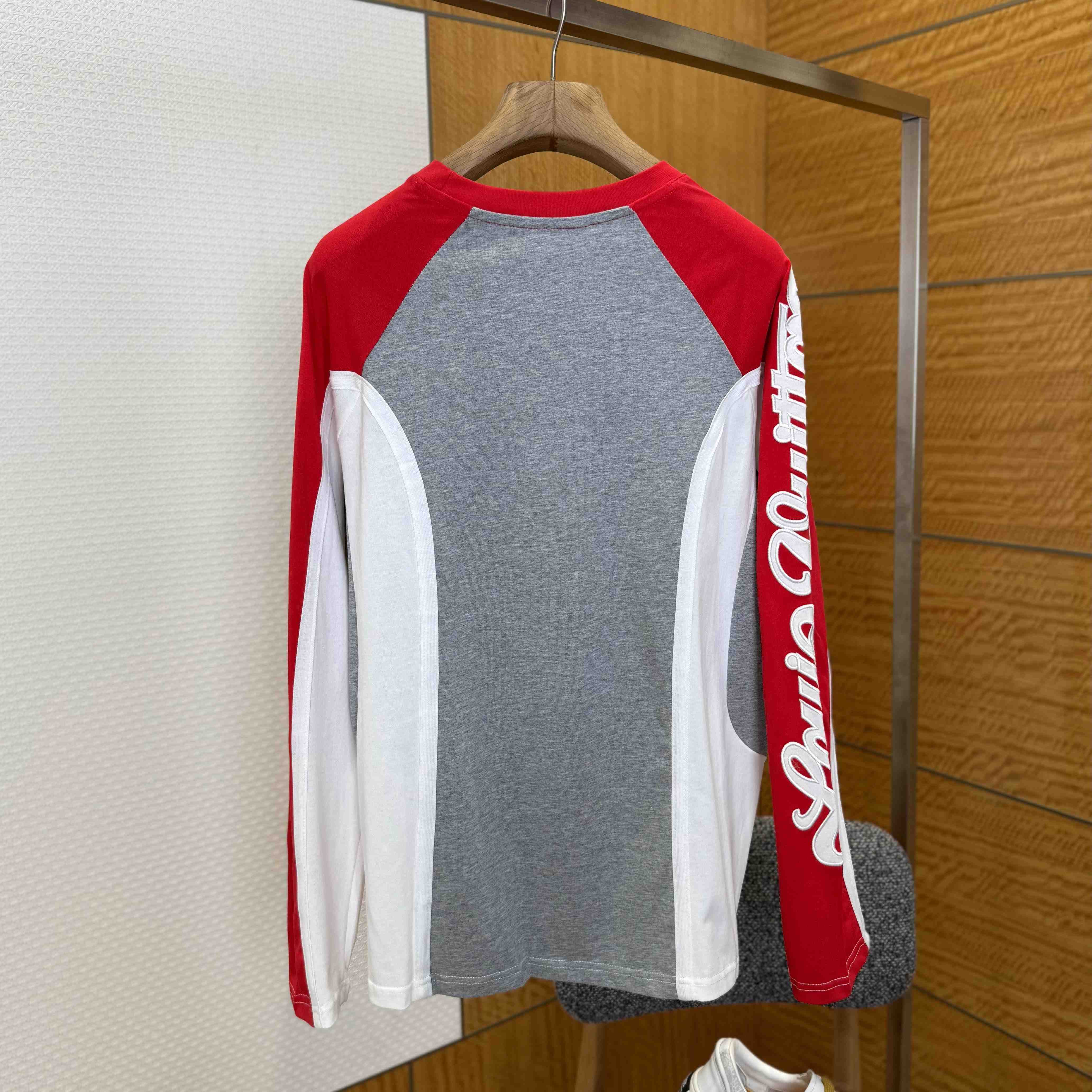 Louis Vuitton Signature Long-Sleeved T-Shirt   1AJCED - DopestKickz