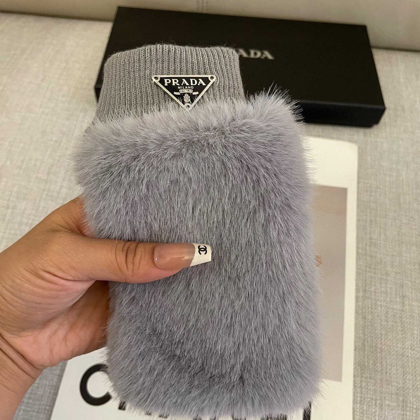 Prada Women's Gloves  - DopestKickz