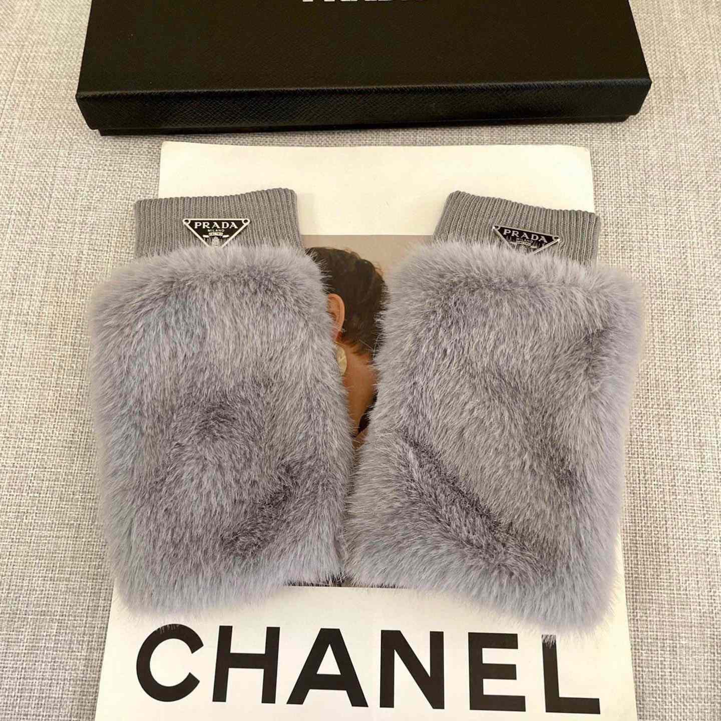 Prada Women's Gloves  - DopestKickz