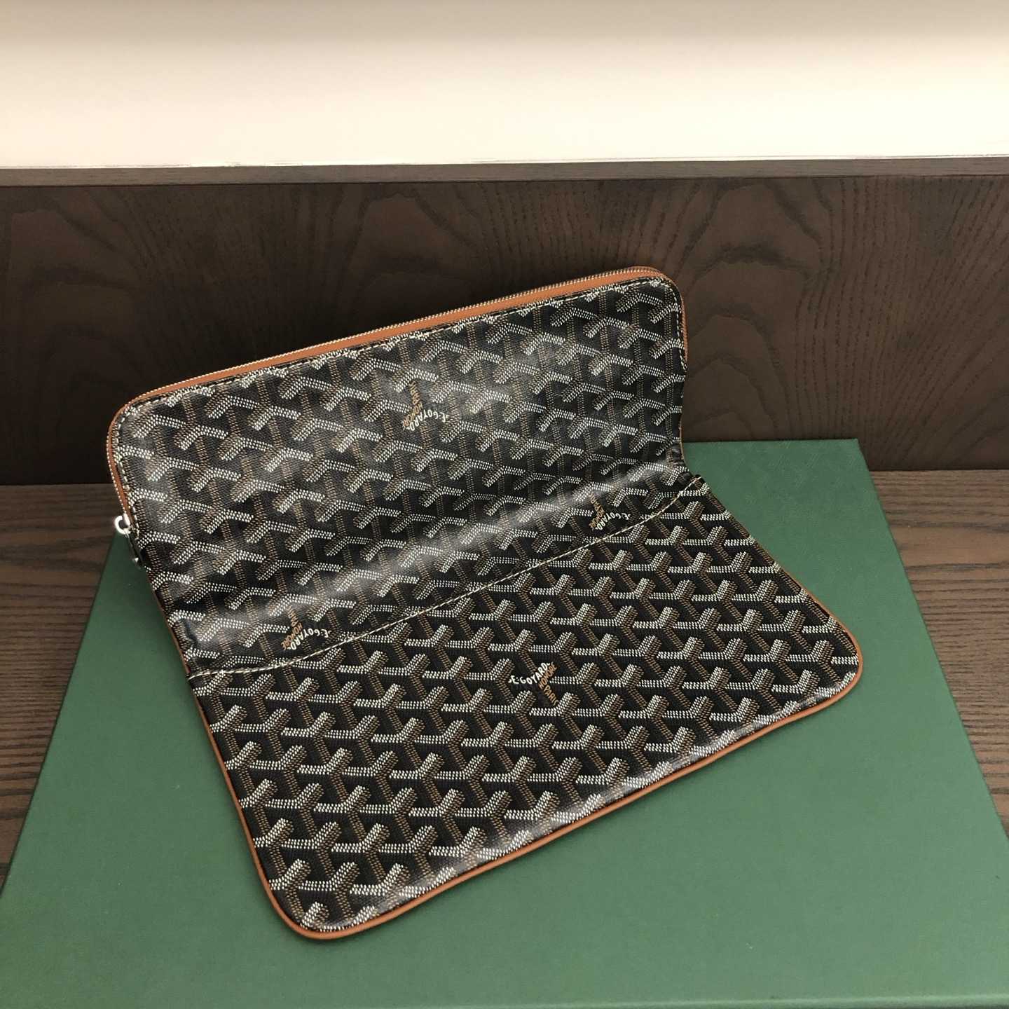 Goyard Sainte-Marie MM Clutch - DopestKickz