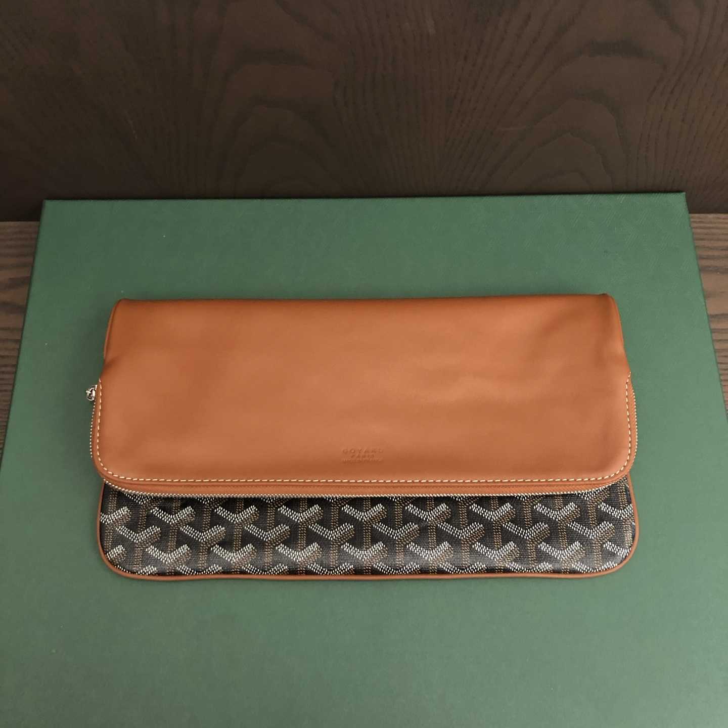 Goyard Sainte-Marie MM Clutch - DopestKickz