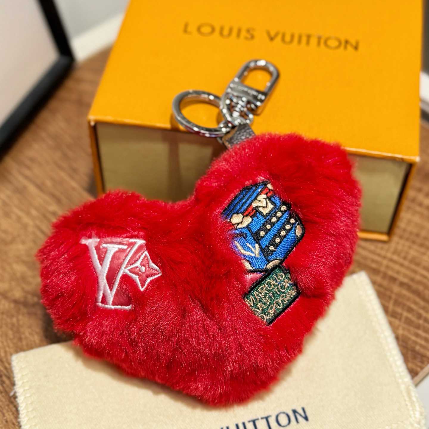 Louis Vuitton LV Lucky Heart Bag Charm   M03171 - DopestKickz