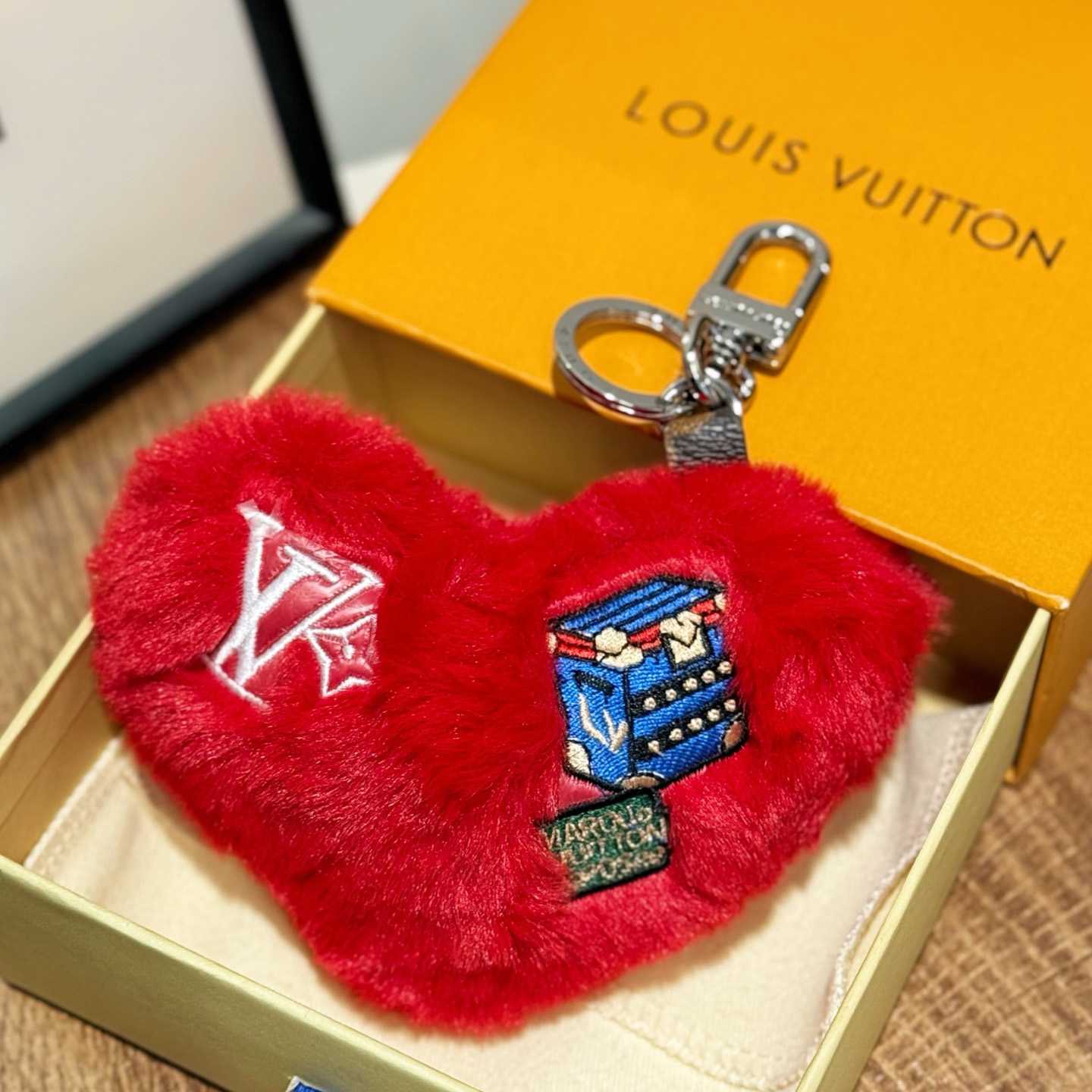Louis Vuitton LV Lucky Heart Bag Charm   M03171 - DopestKickz