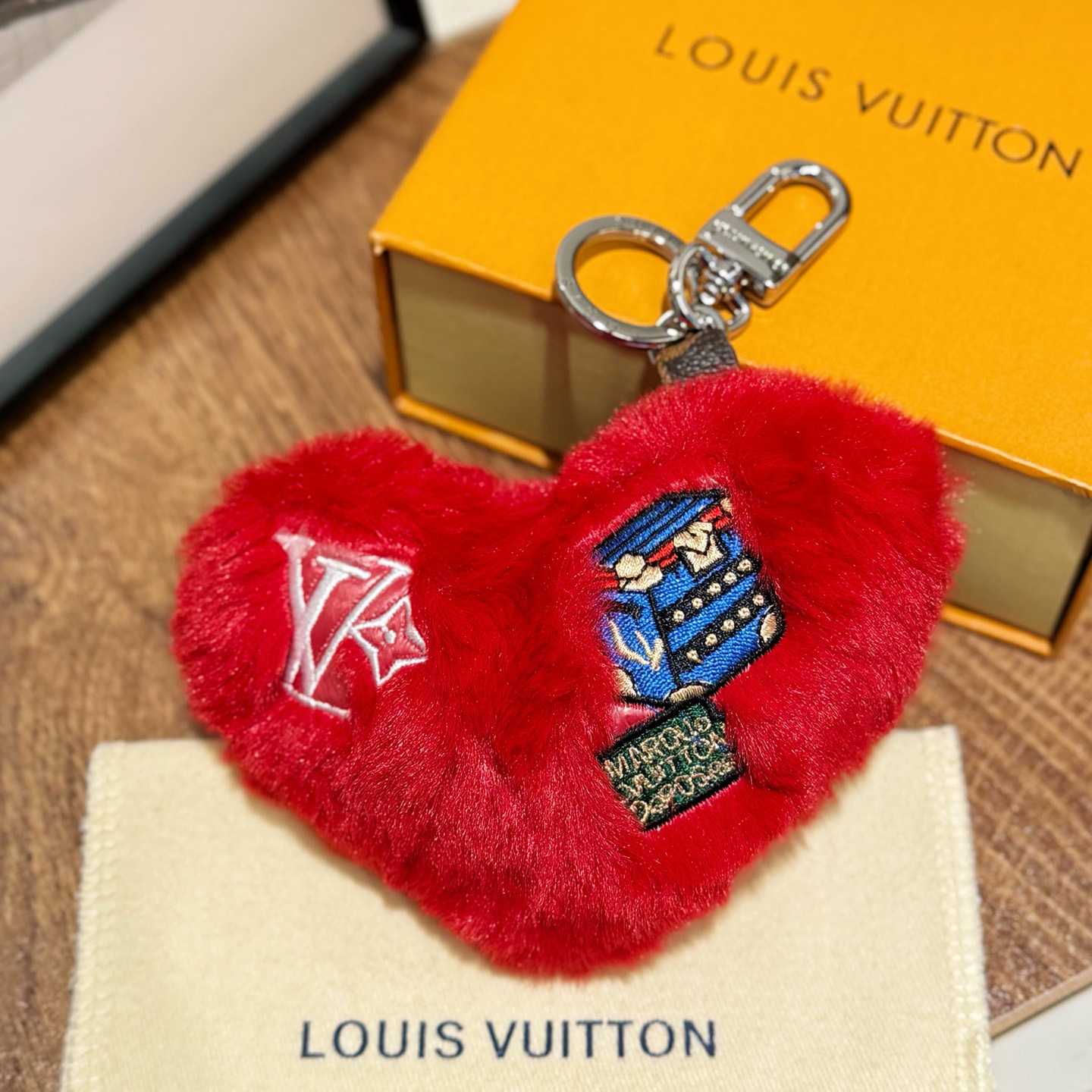 Louis Vuitton LV Lucky Heart Bag Charm   M03171 - DopestKickz