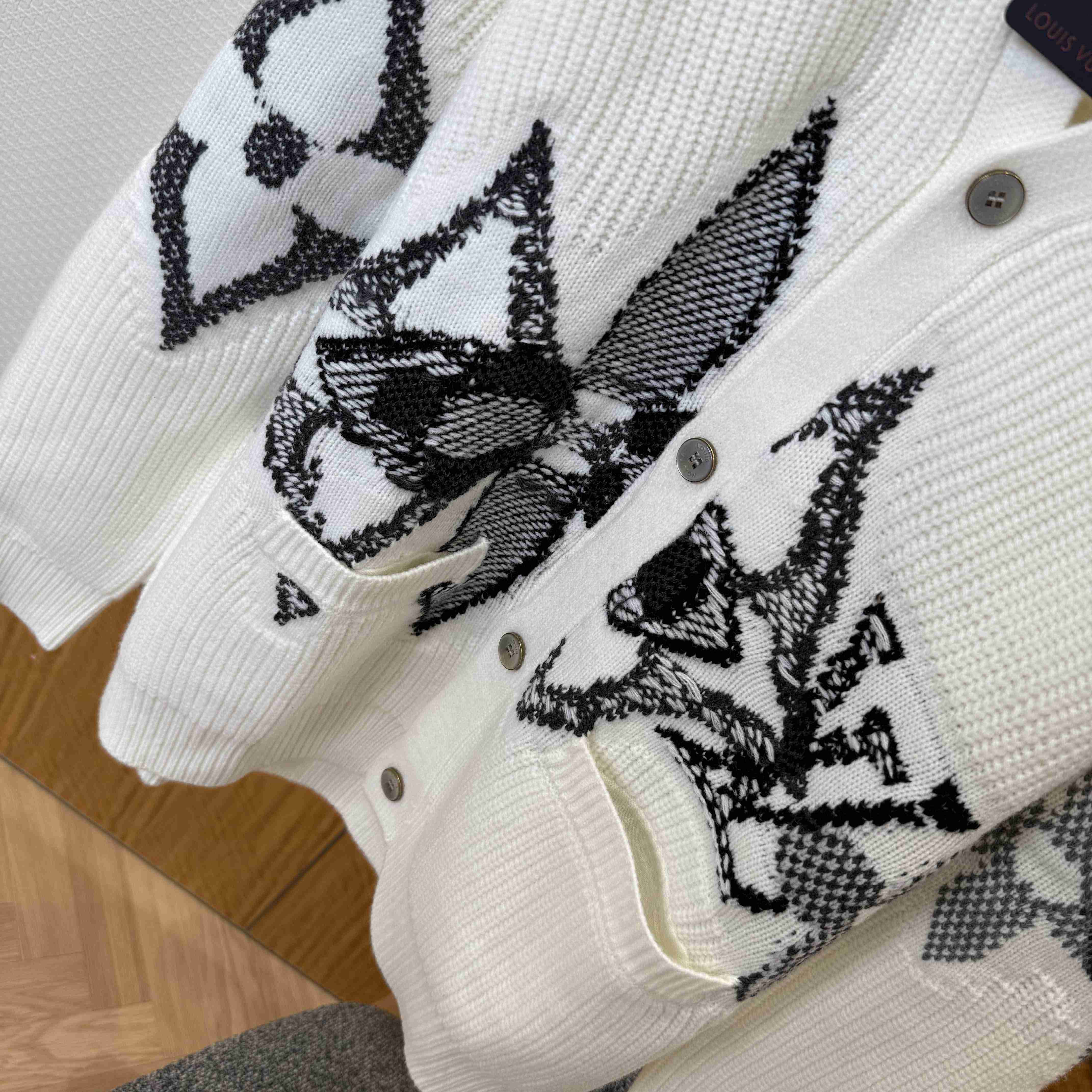 Louis Vuitton Graphic Knitted Cardigan   1AJBX9 - DopestKickz