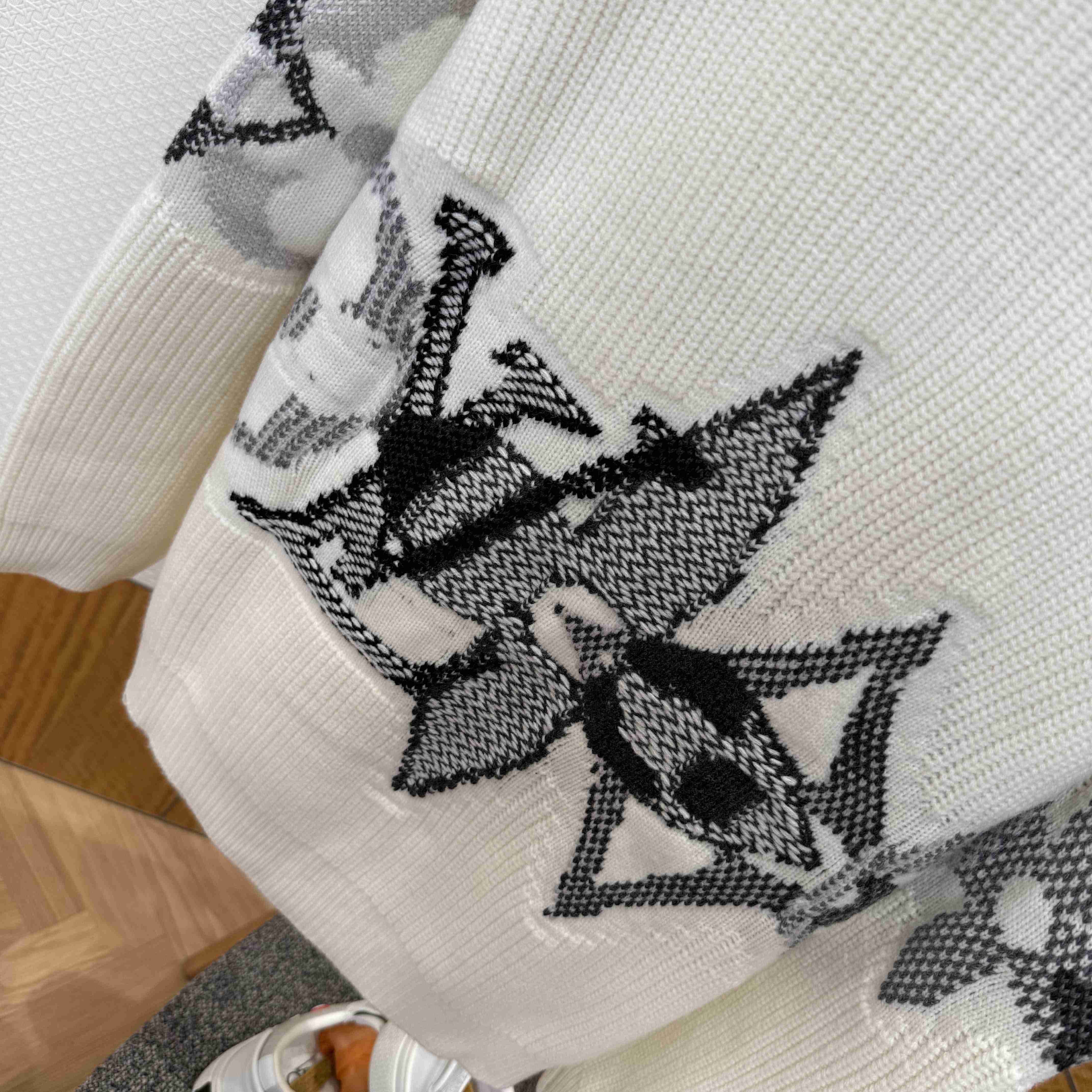 Louis Vuitton Graphic Knitted Cardigan   1AJBX9 - DopestKickz