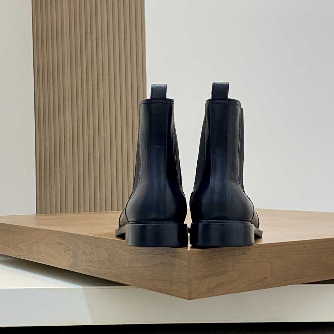 Gucci Leather Ankle Boots - DopestKickz