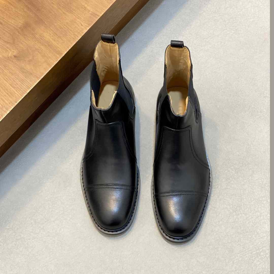 Gucci Leather Ankle Boots - DopestKickz