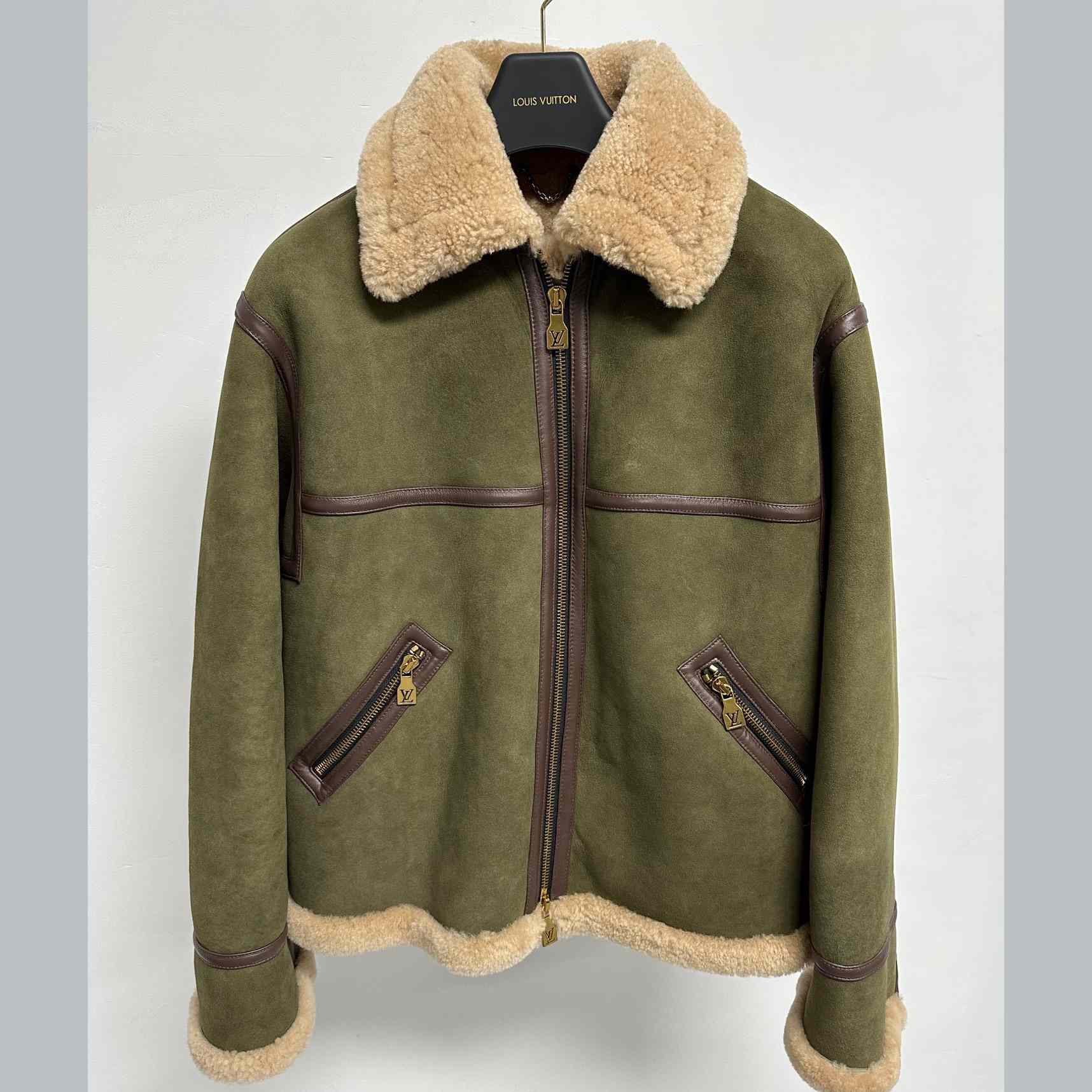 Louis Vuitton Shearling Bombardier   1AFIMT - DopestKickz
