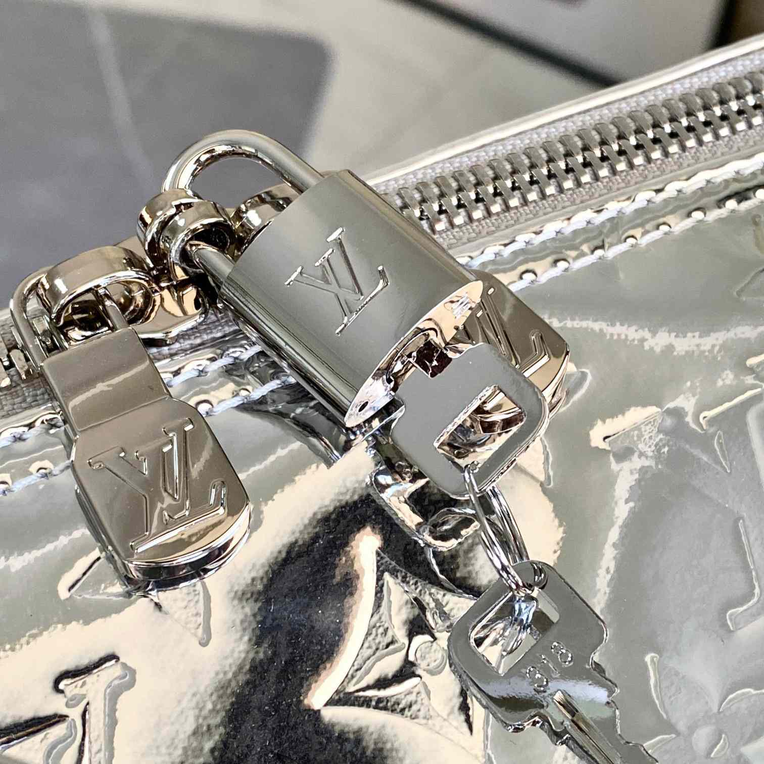 Louis Vuitton Keepall Bandoulière 50   M26766 - DopestKickz