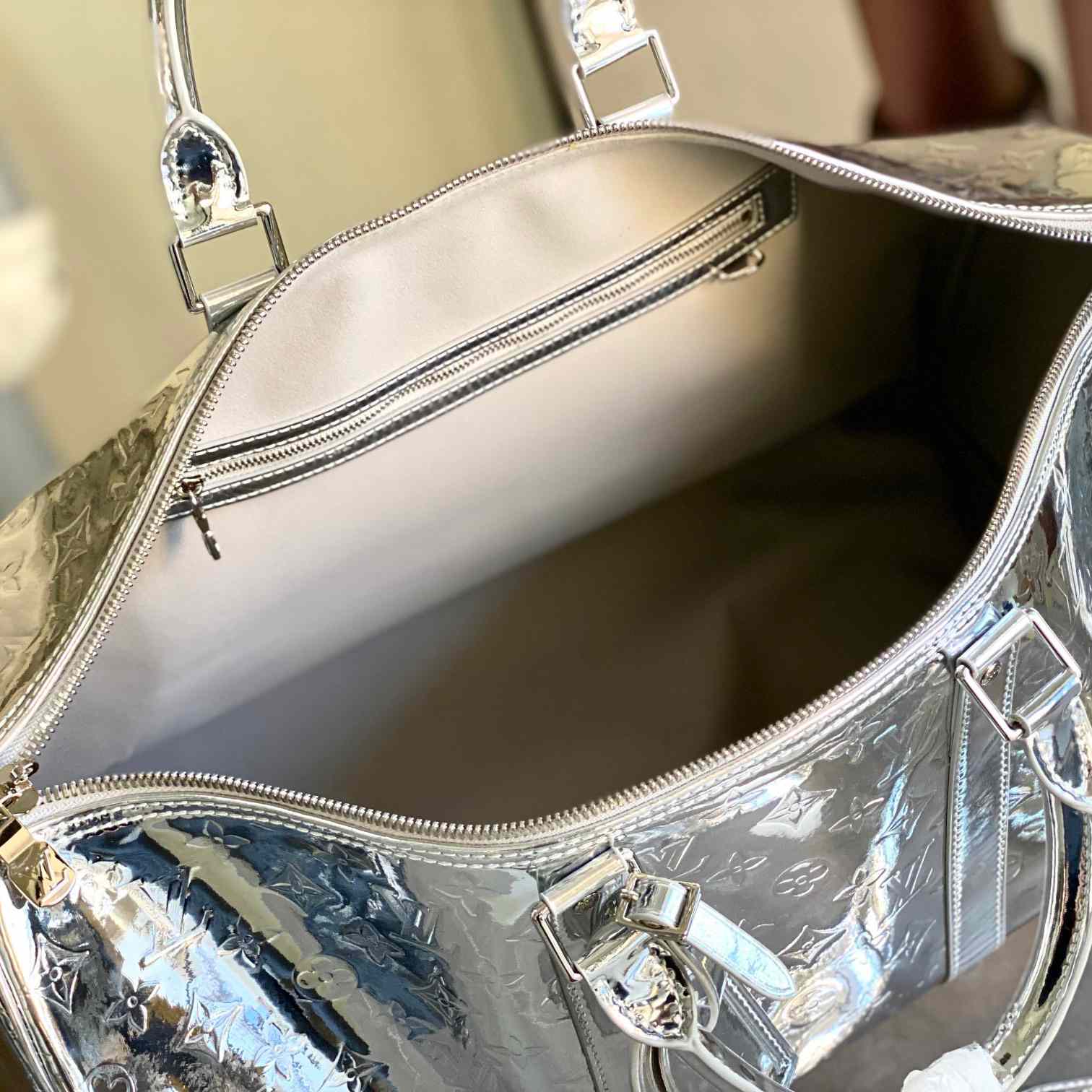 Louis Vuitton Keepall Bandoulière 50   M26766 - DopestKickz