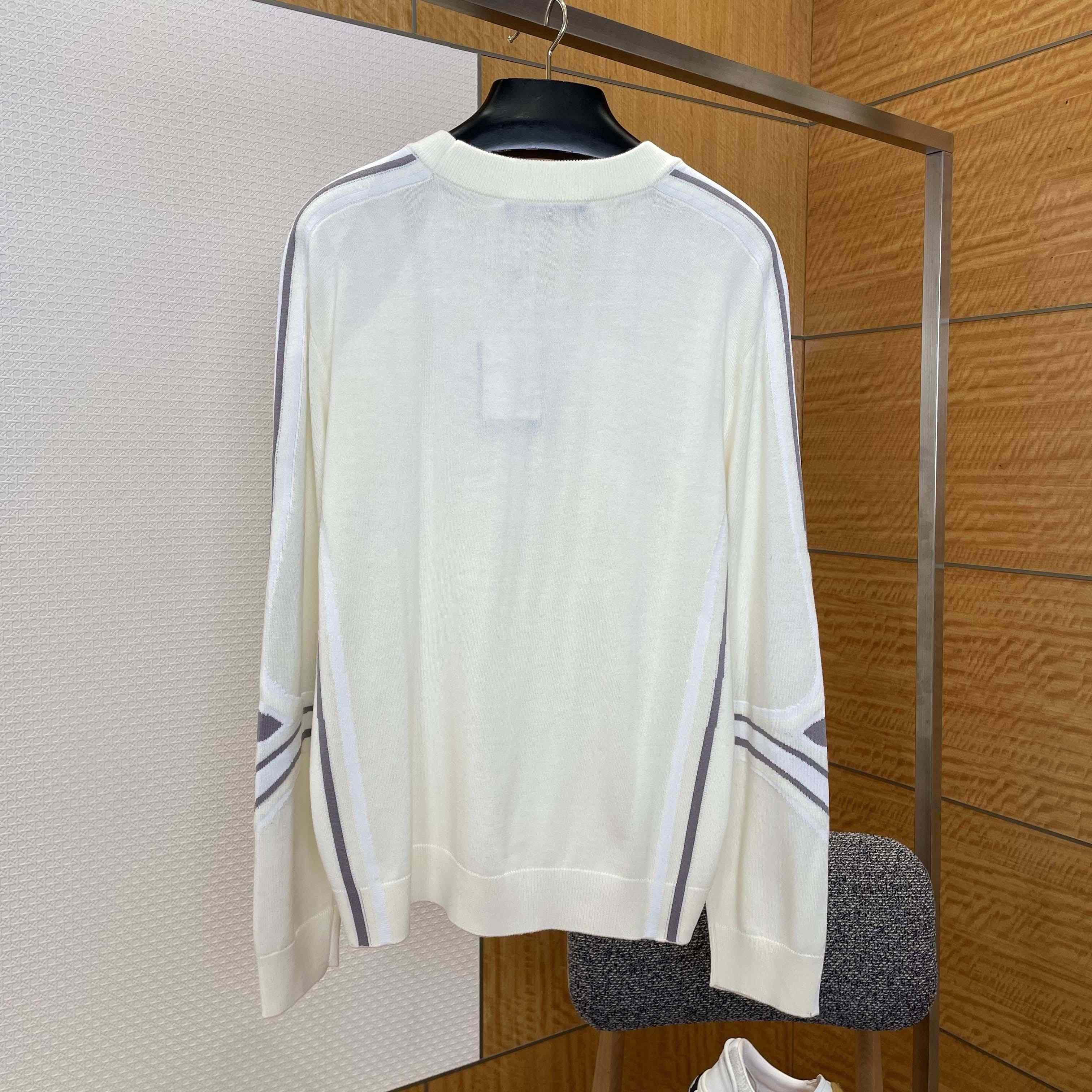 Louis Vuitton Graphic Knitted Crewneck    1AJBW1 - DopestKickz