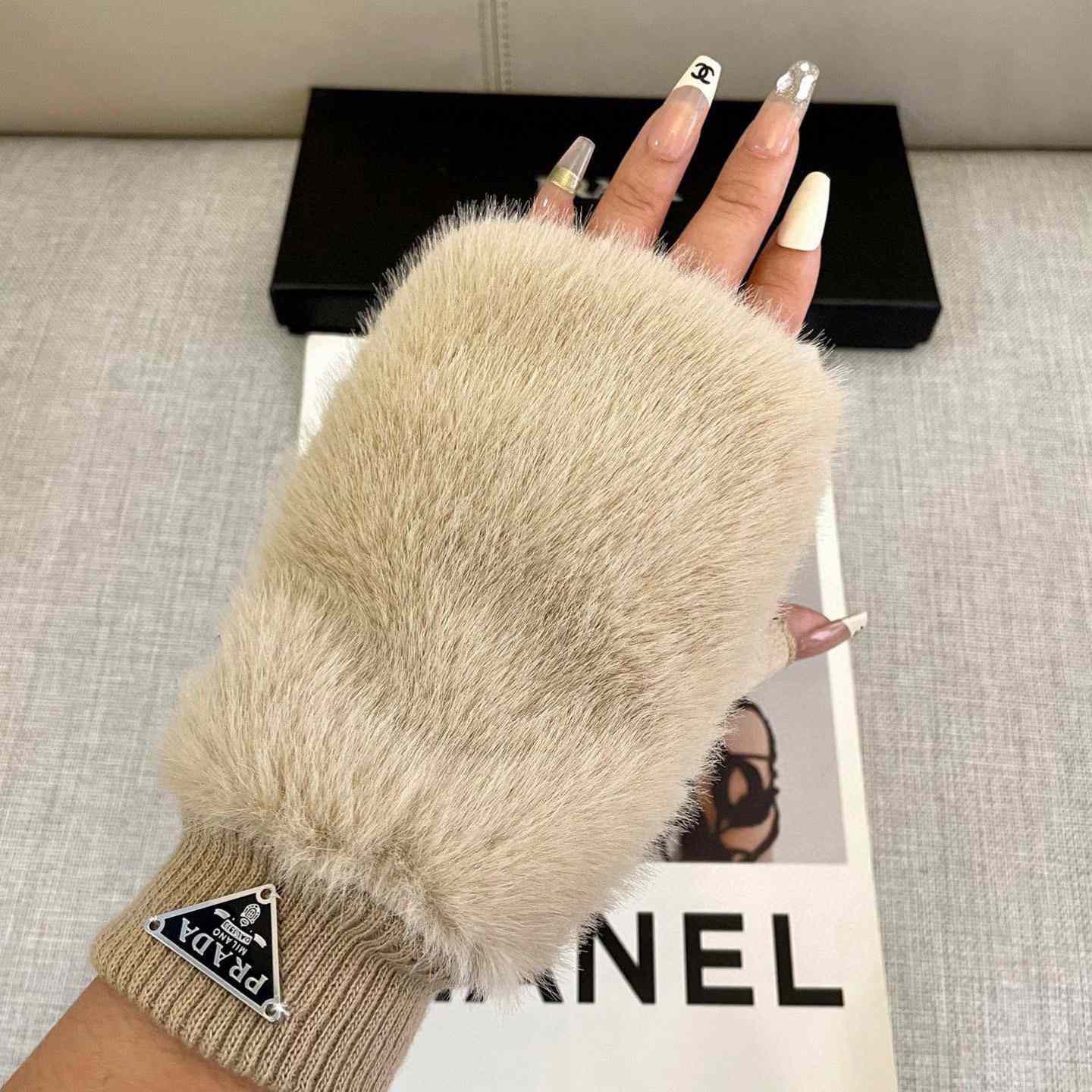 Prada Women's Gloves  - DopestKickz
