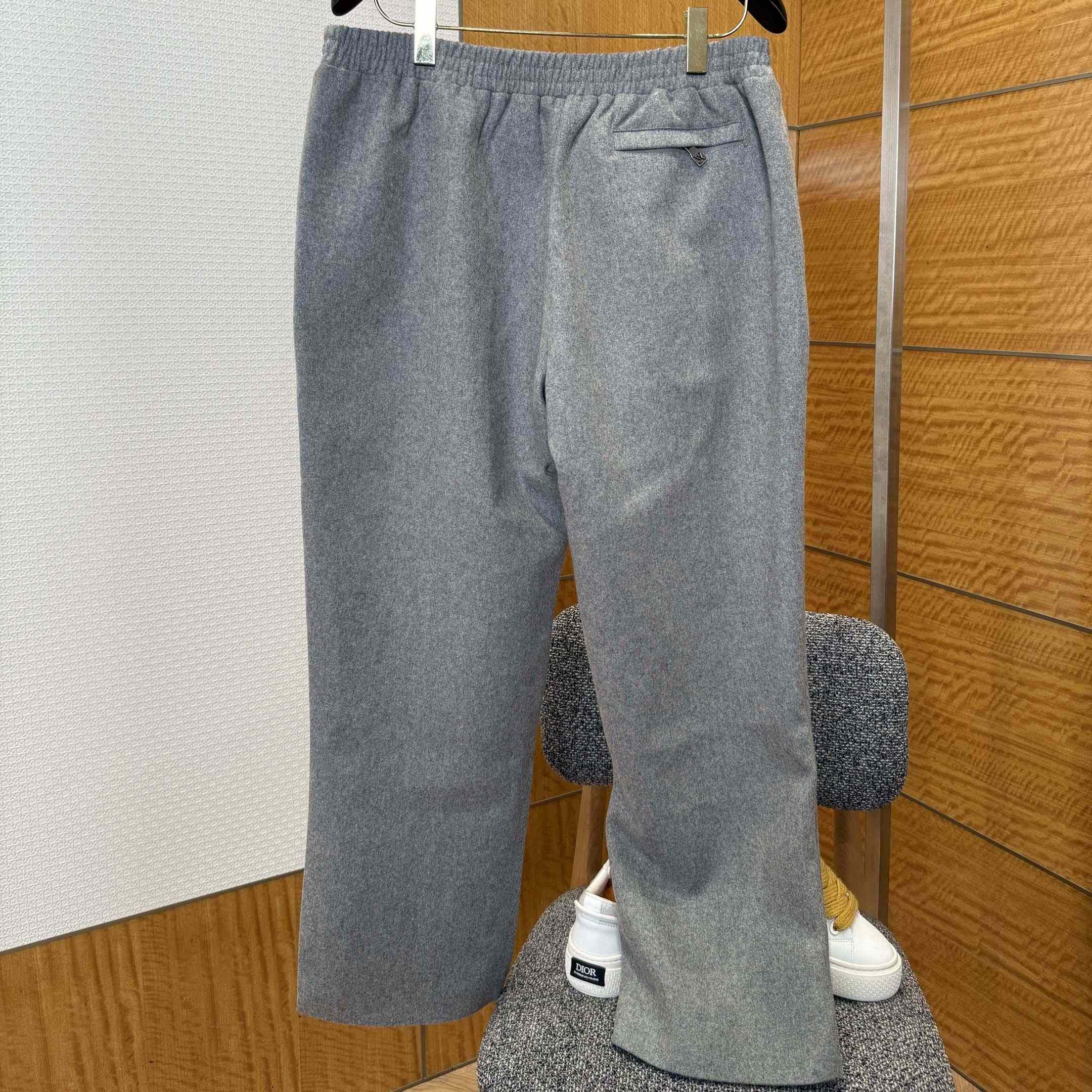 Louis Vuitton Tailored Technical Wool Track Pants   1AFXWY - DopestKickz