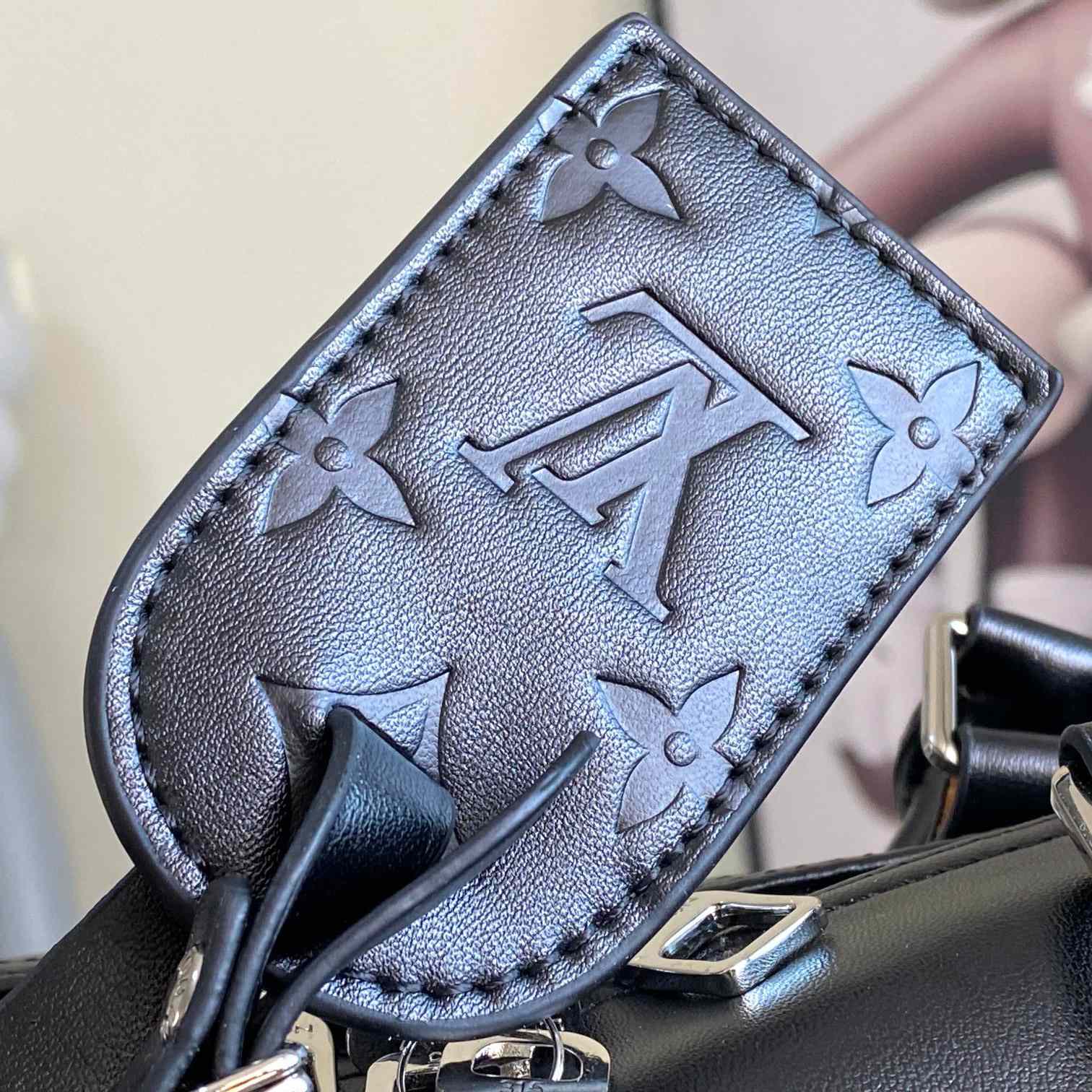 Louis Vuitton Keepall Cargo Bandoulière 50   M13992 - DopestKickz