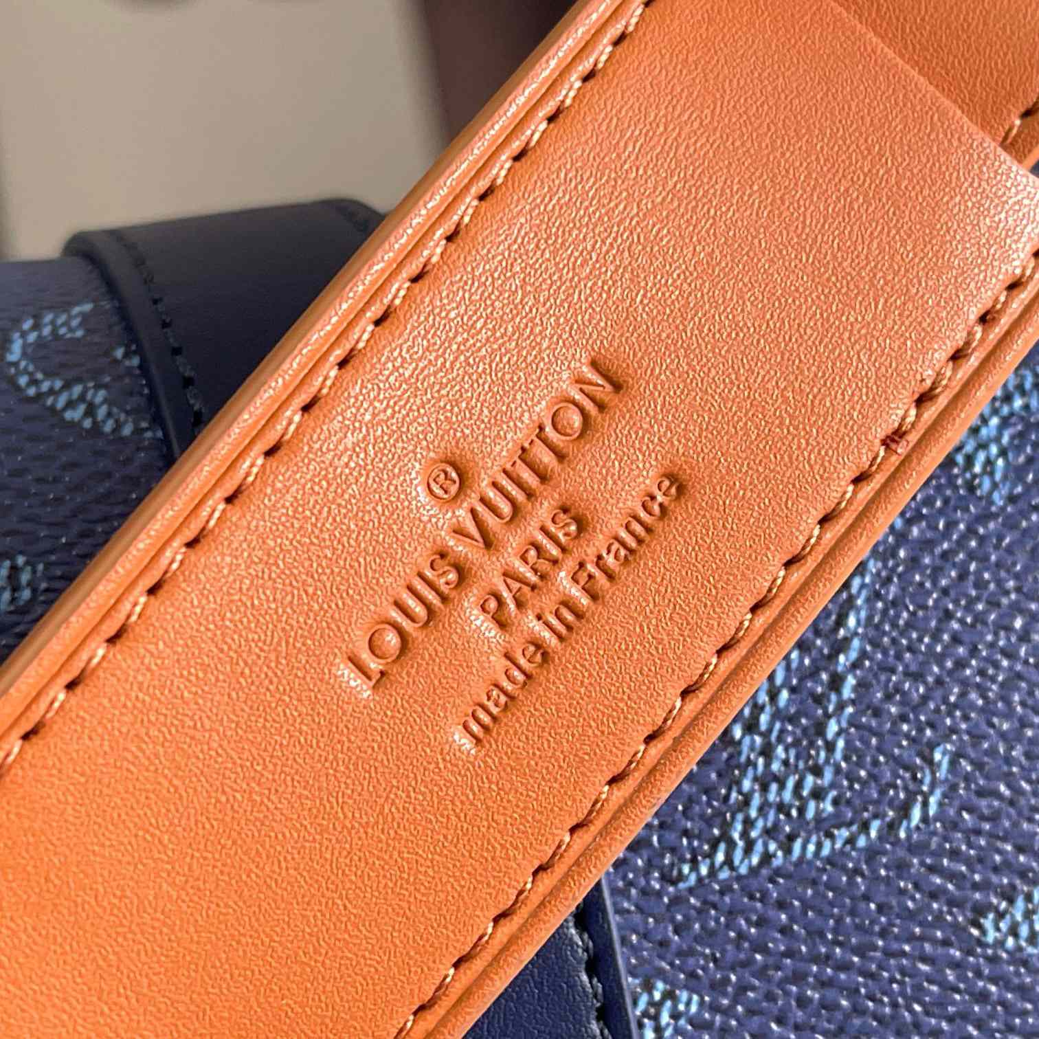 Louis Vuitton Keepall Bandoulière 50   M26864 - DopestKickz