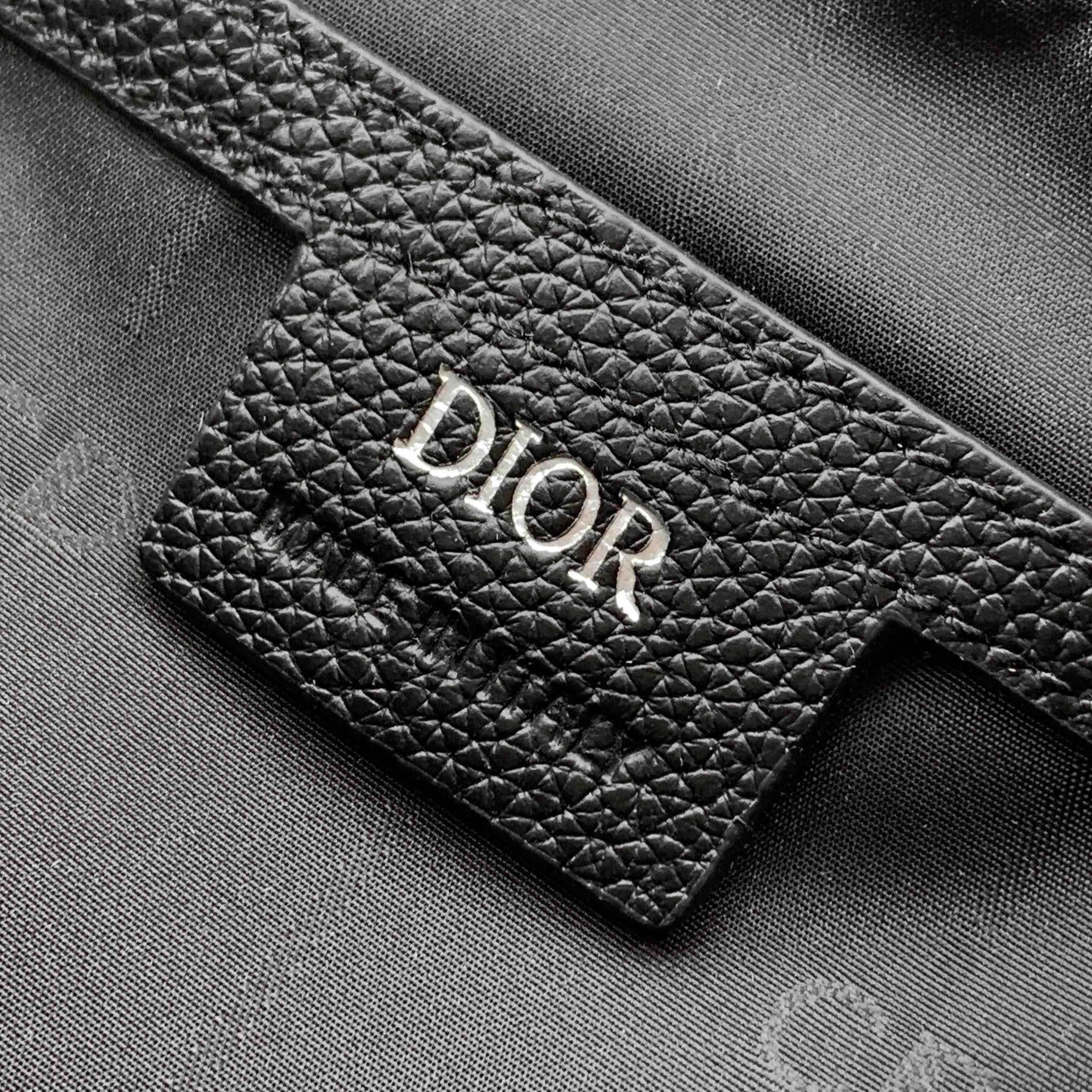 Dior CD Icon Zipped Messenger Bag  - DopestKickz