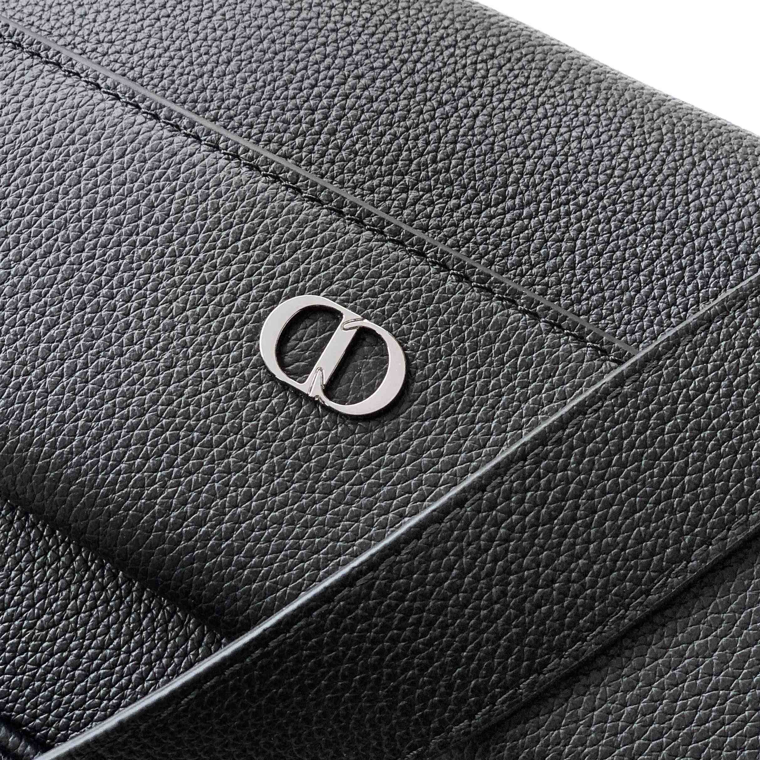 Dior CD Icon Zipped Messenger Bag  - DopestKickz