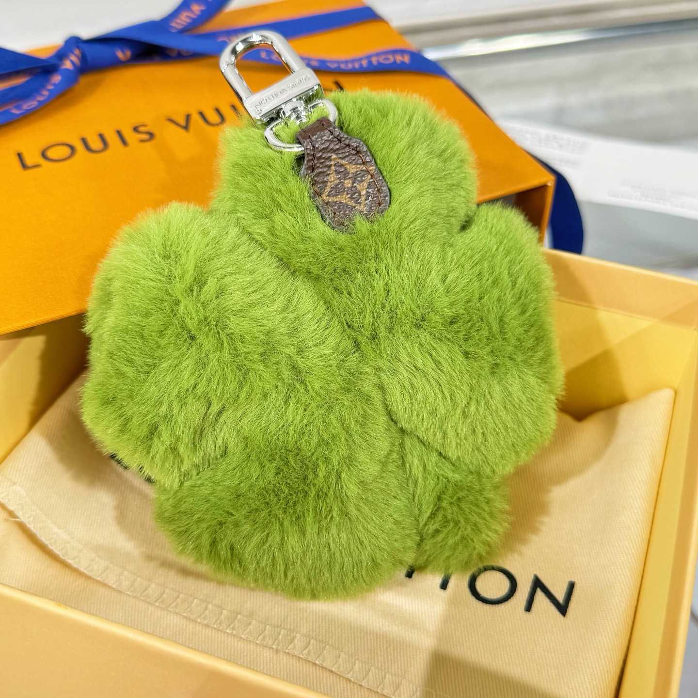 Louis Vuitton LV Lucky Trefoil Bag Charm   M03170 - DopestKickz